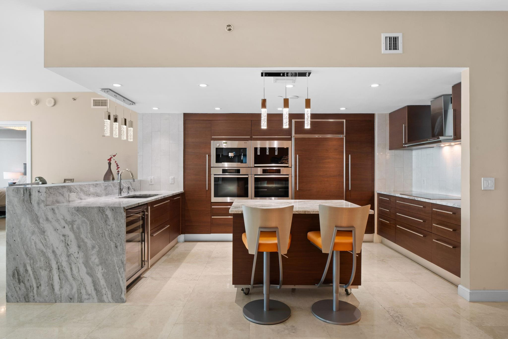 101 S Fort Lauderdale Beach Blvd: Unit 2402