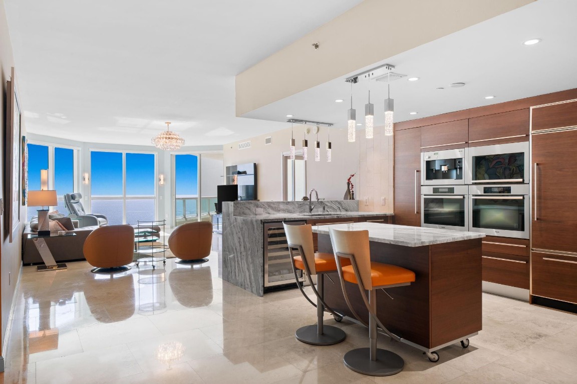 101 S Fort Lauderdale Beach Blvd: Unit 2402