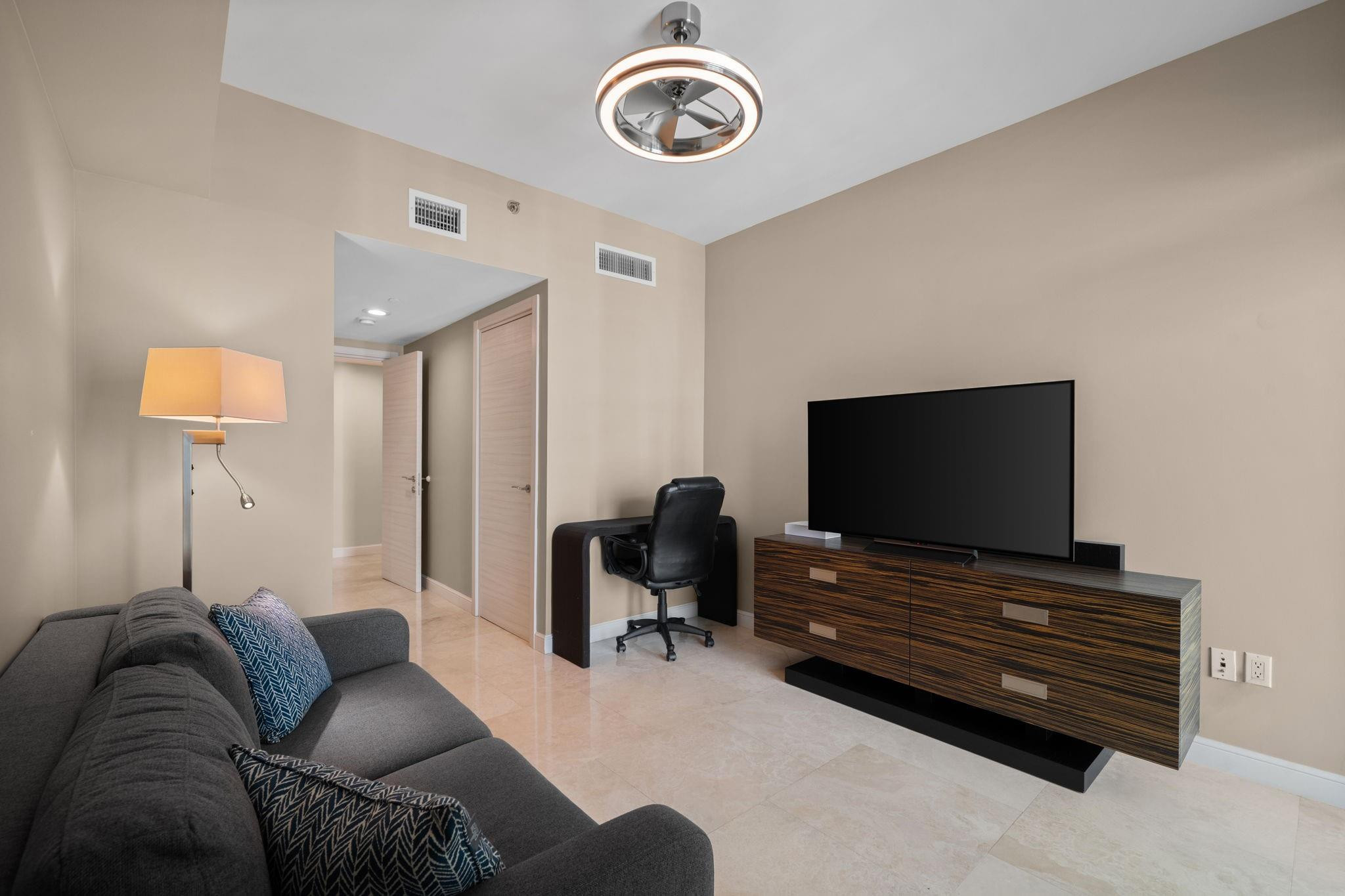 101 S Fort Lauderdale Beach Blvd: Unit 2402