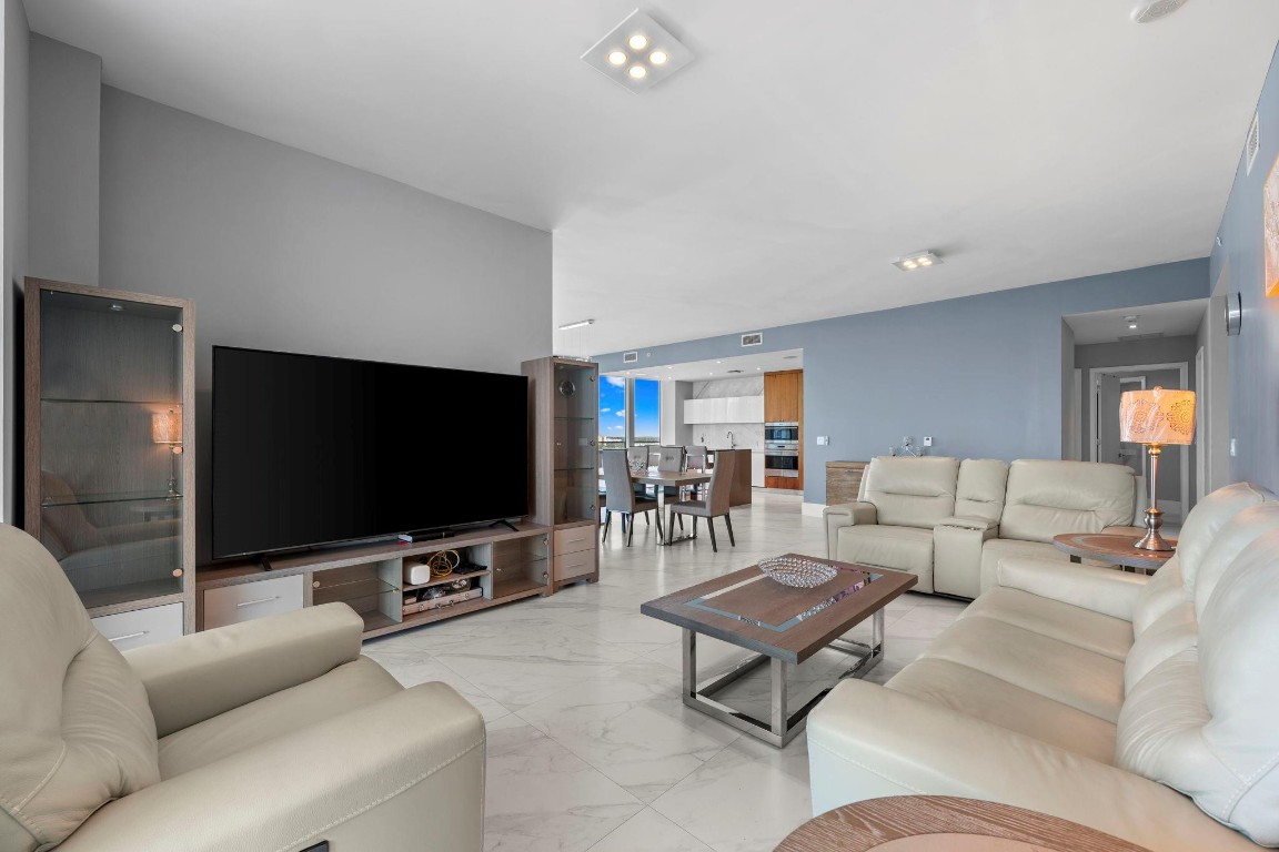 701 N Fort Lauderdale Beach Blvd: Unit 1205