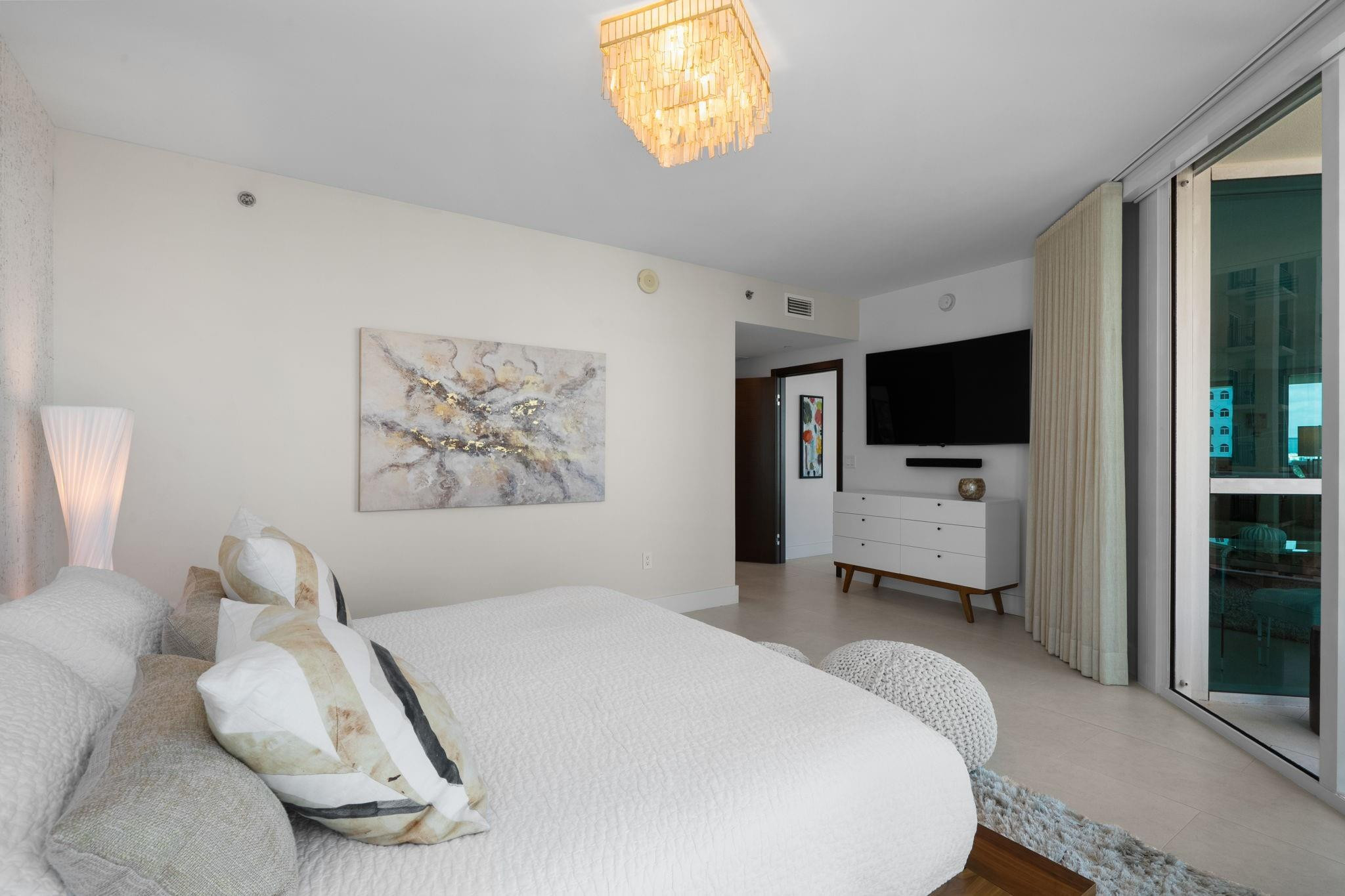 101 S Fort Lauderdale Beach Blvd: Unit 1806