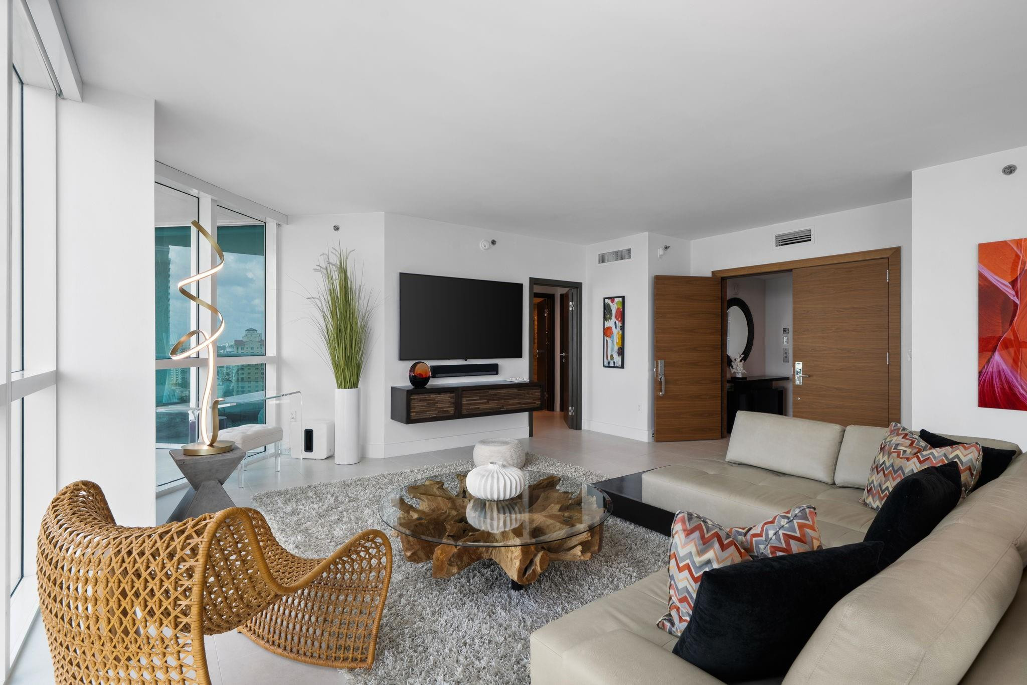 101 S Fort Lauderdale Beach Blvd: Unit 1806