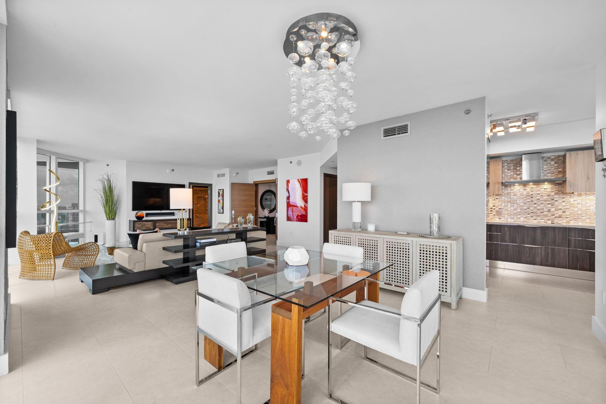 101 S Fort Lauderdale Beach Blvd: Unit 1806