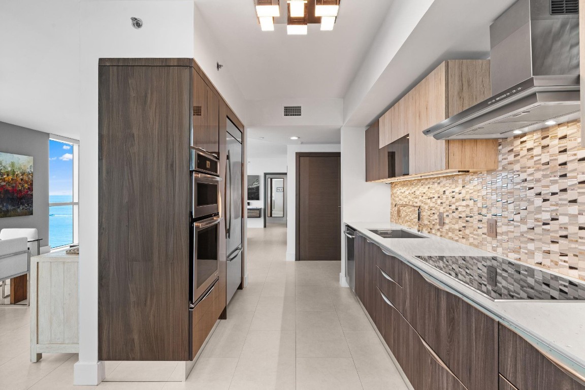 101 S Fort Lauderdale Beach Blvd: Unit 1806