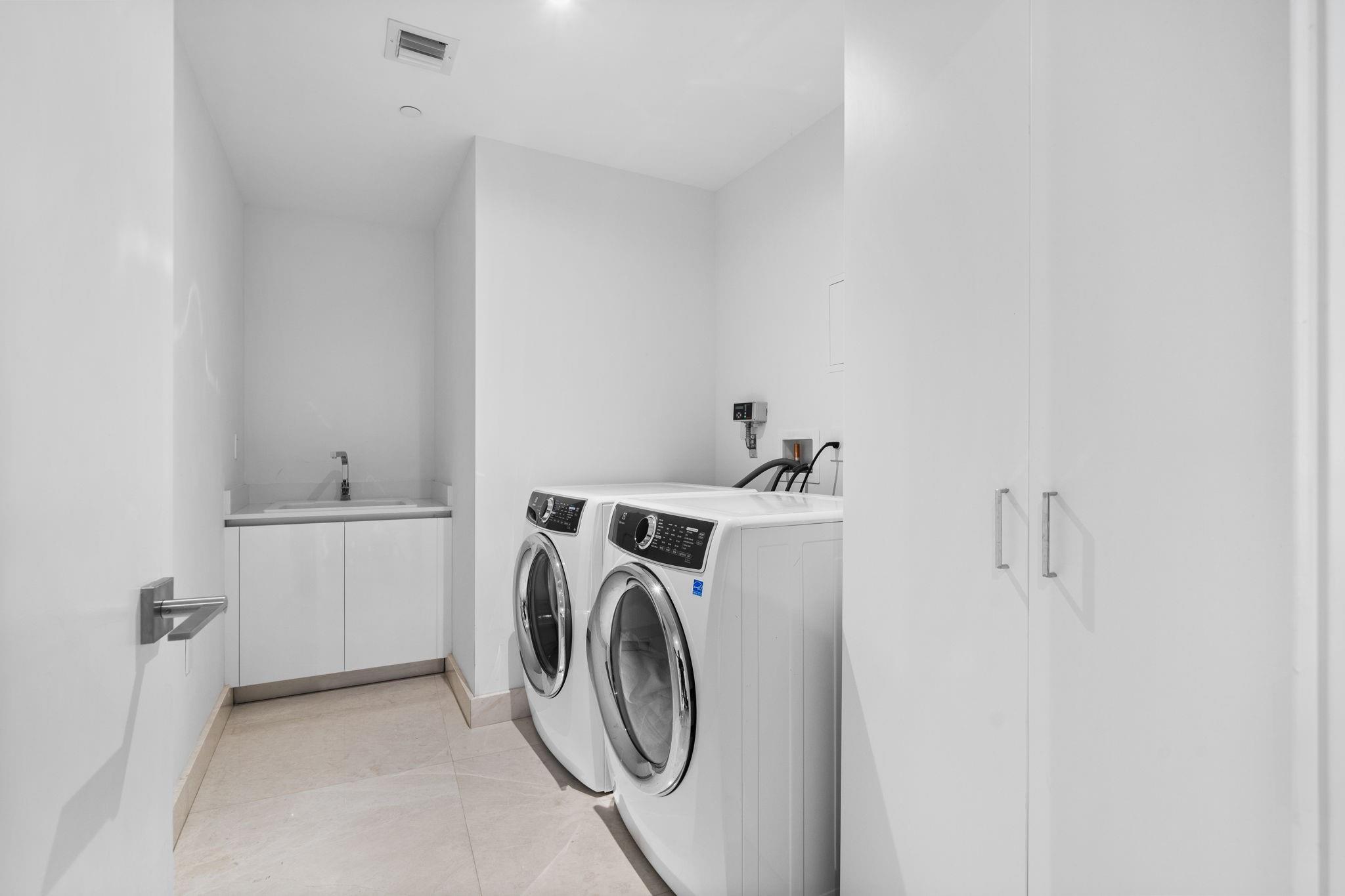 2200 N OCEAN BLVD: Unit N1003