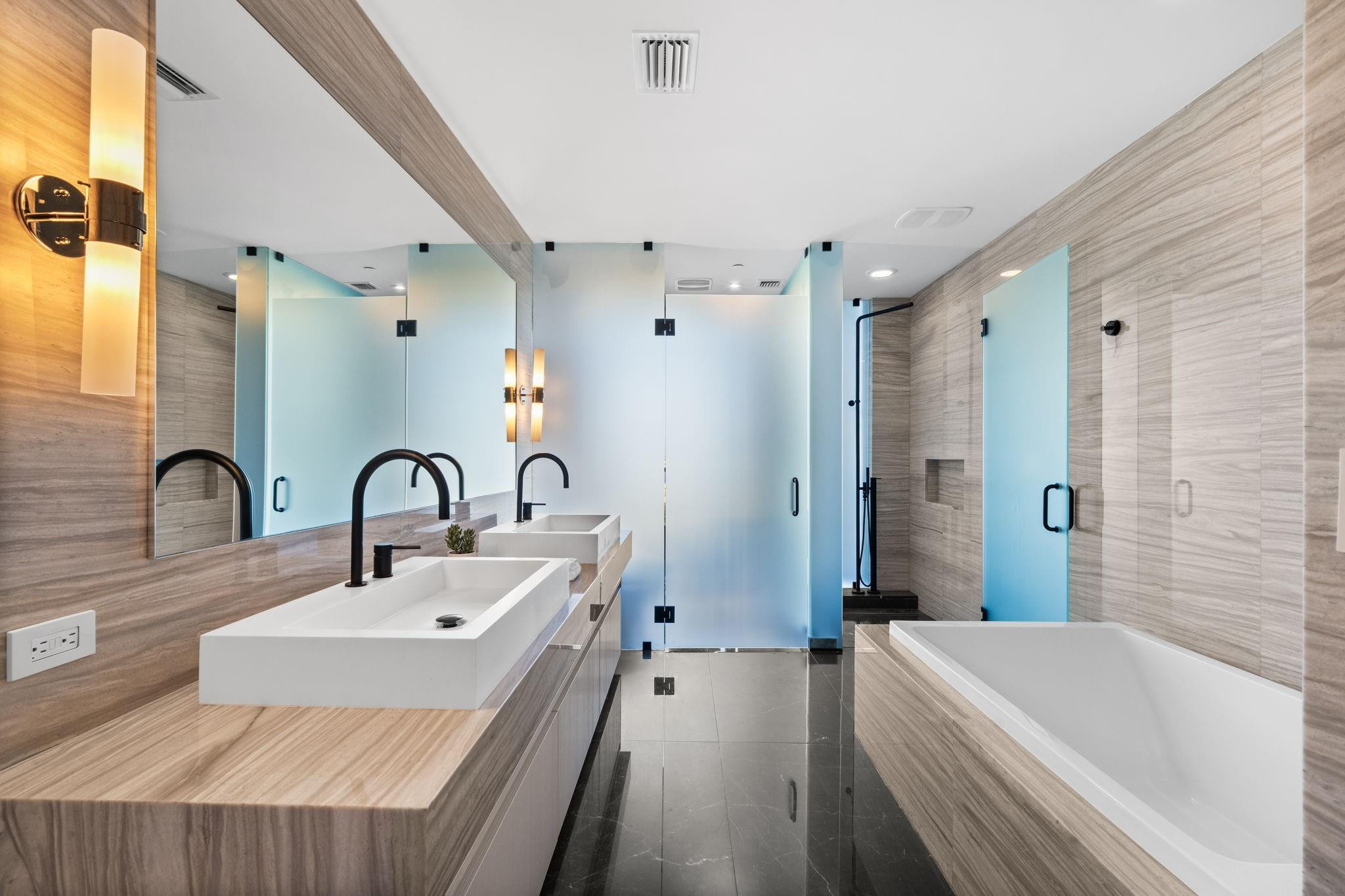 2200 N OCEAN BLVD: Unit N1003