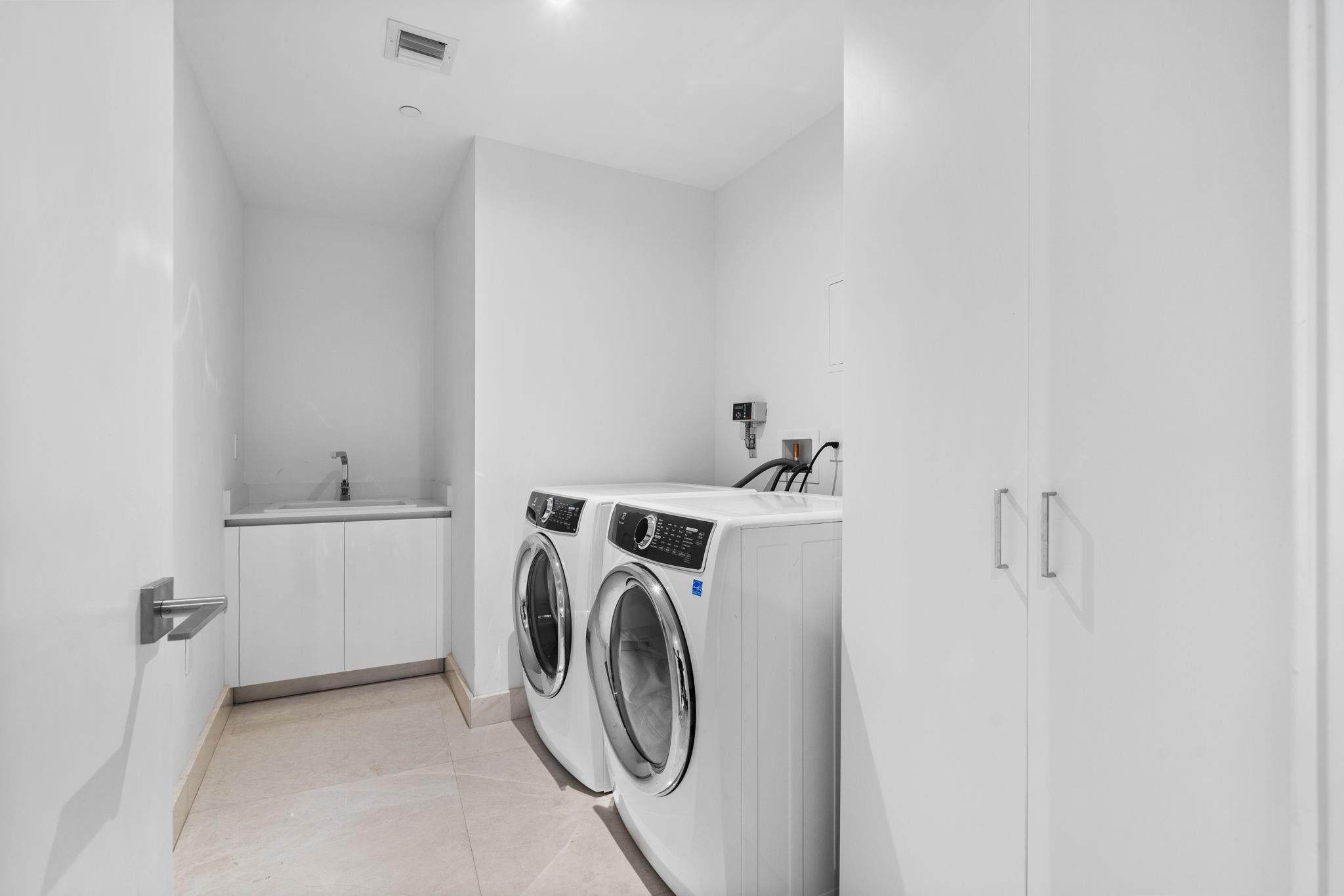 2200 N OCEAN BLVD: Unit N1003