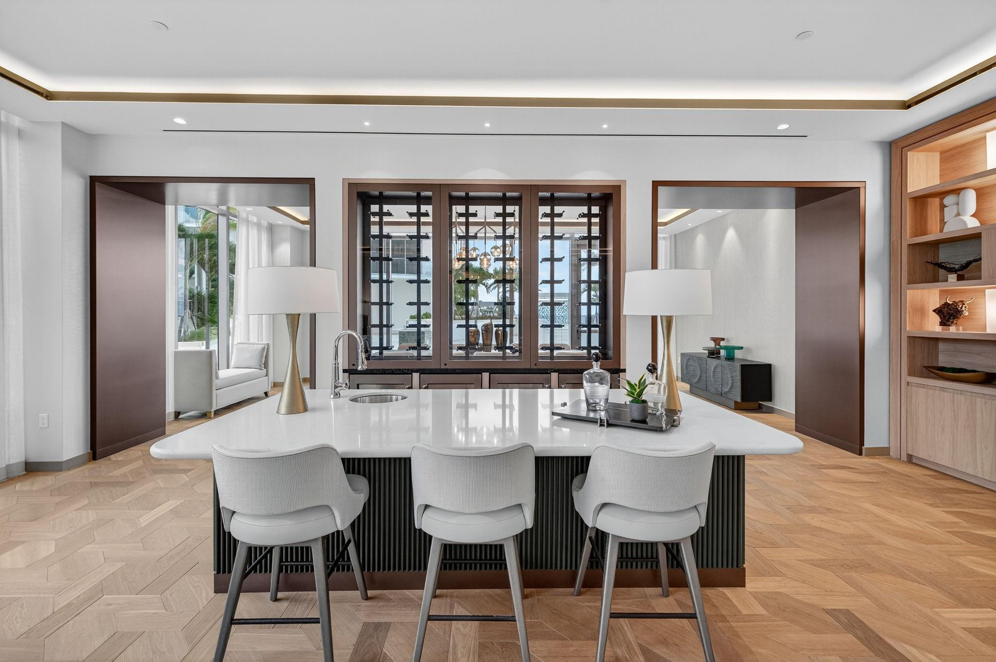 153 N Seabreeze blv 1004-S