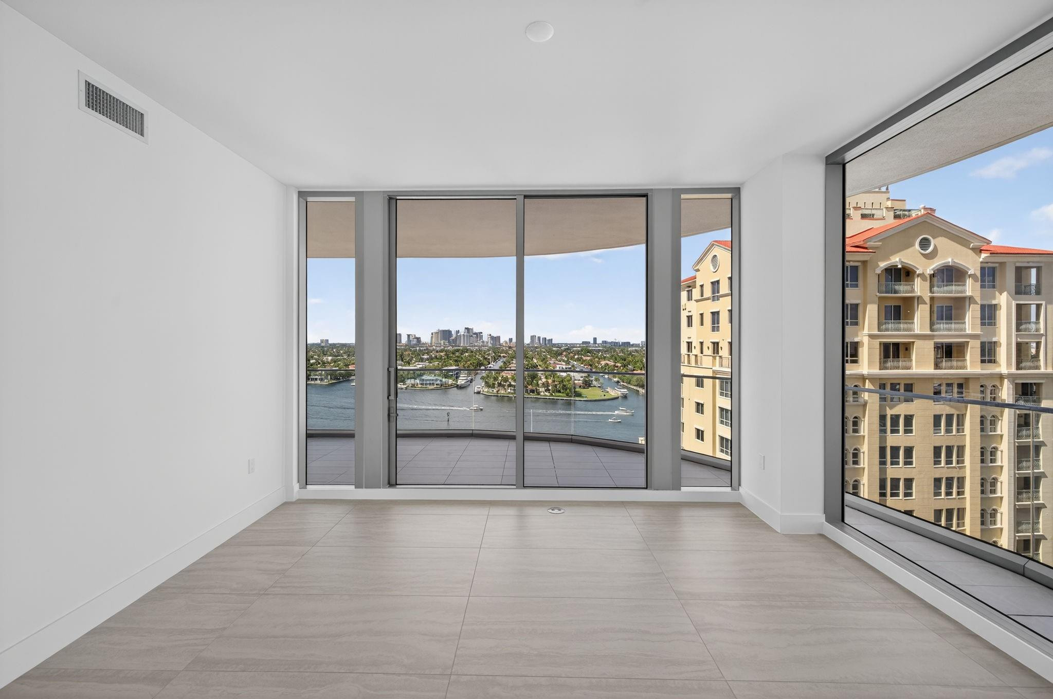 153 N Seabreeze blv 1004-S