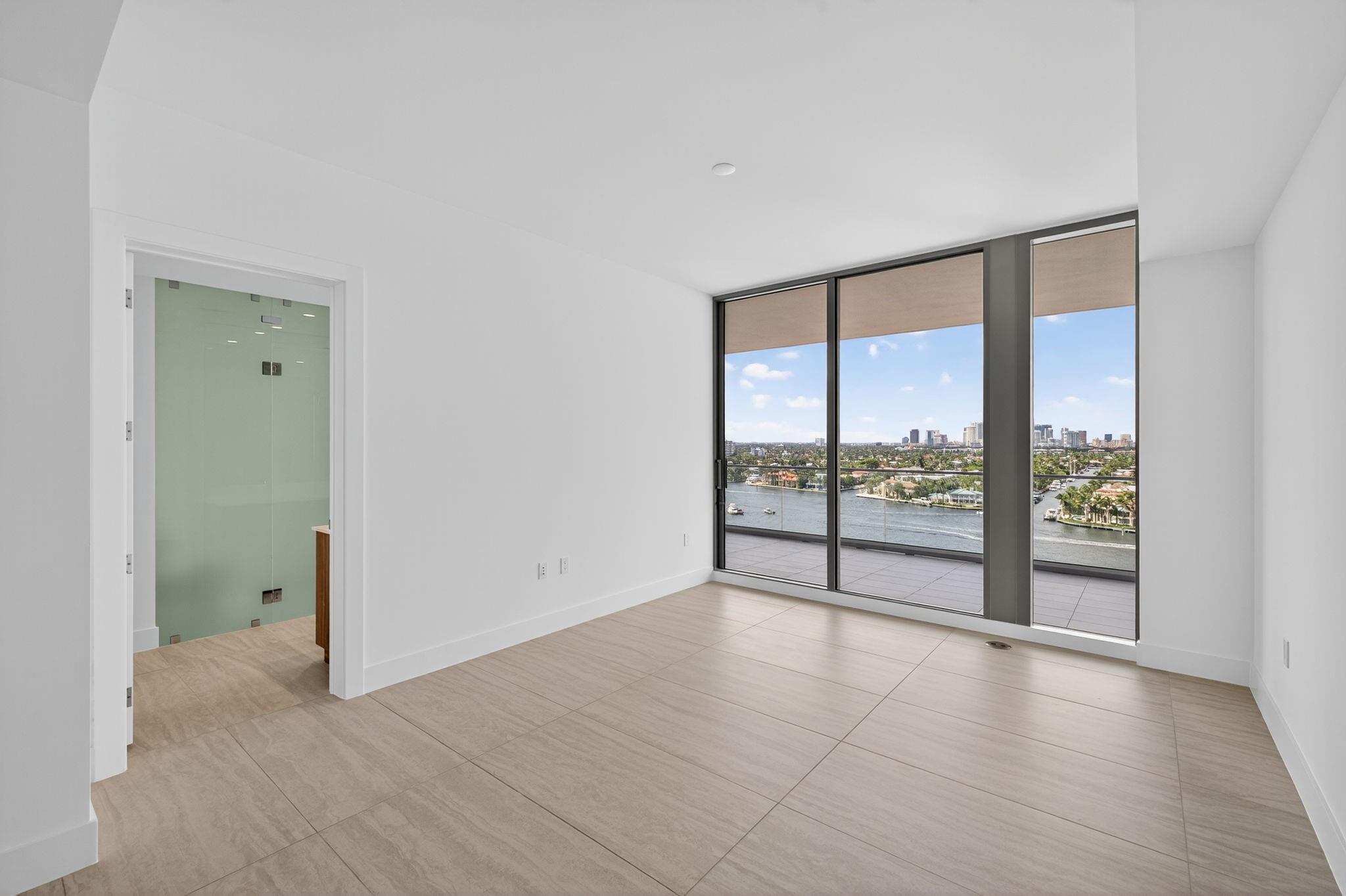 153 N Seabreeze blv 1004-S