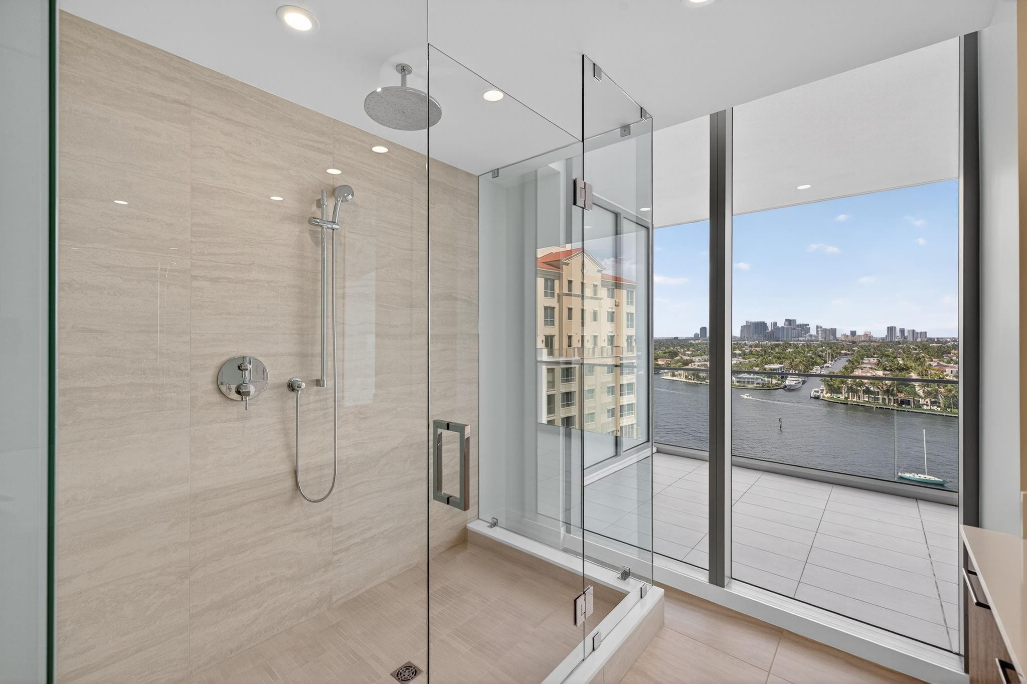 153 N Seabreeze blv 1004-S