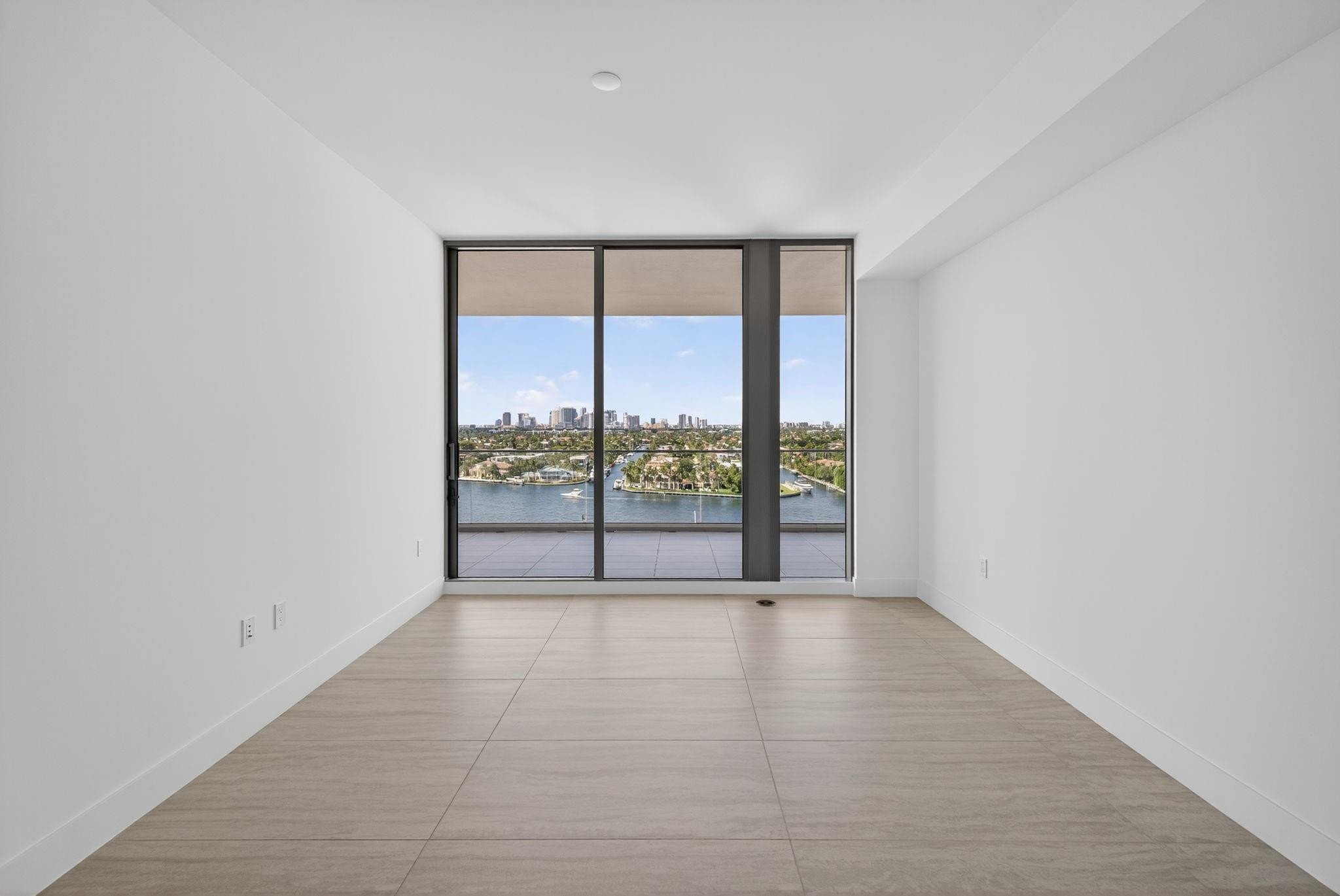 153 N Seabreeze blv 1004-S