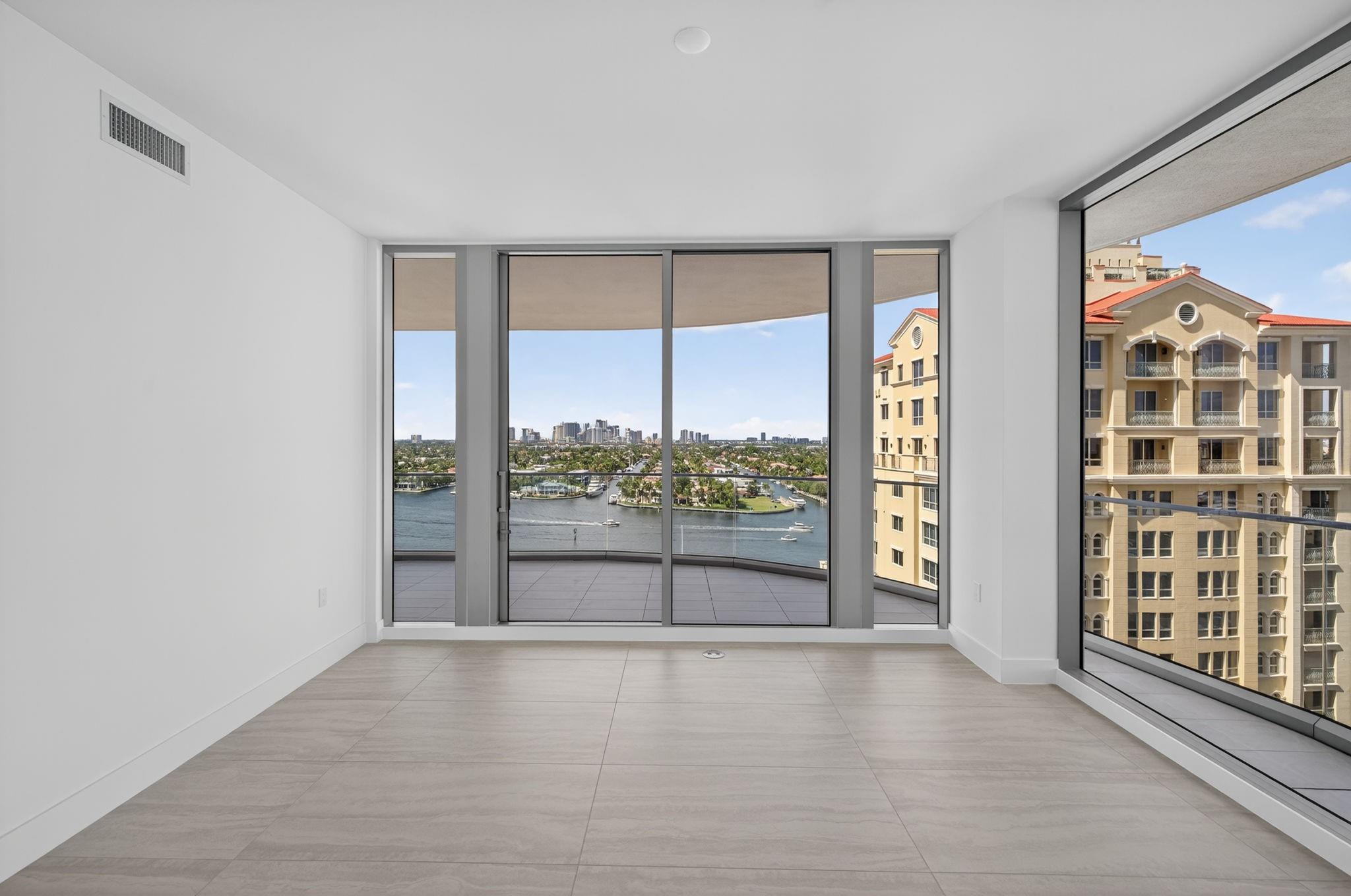 153 N Seabreeze blv 1004-S