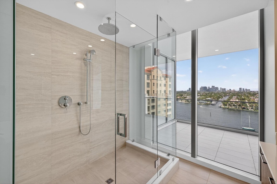 153 N Seabreeze blv 1004-S