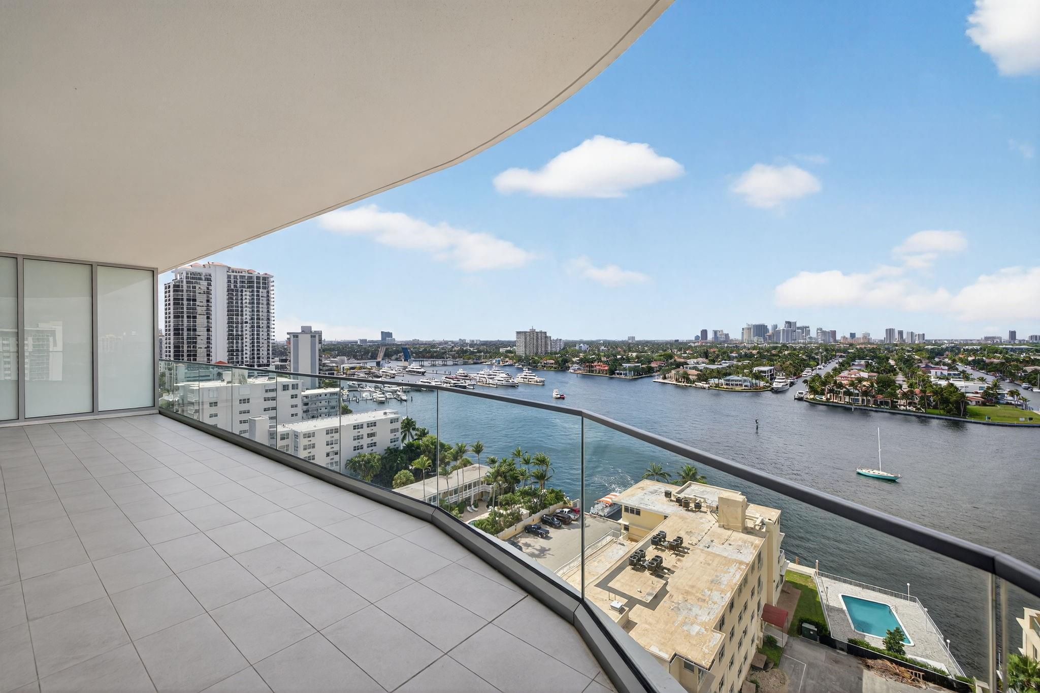 153 N Seabreeze blv 1004-S