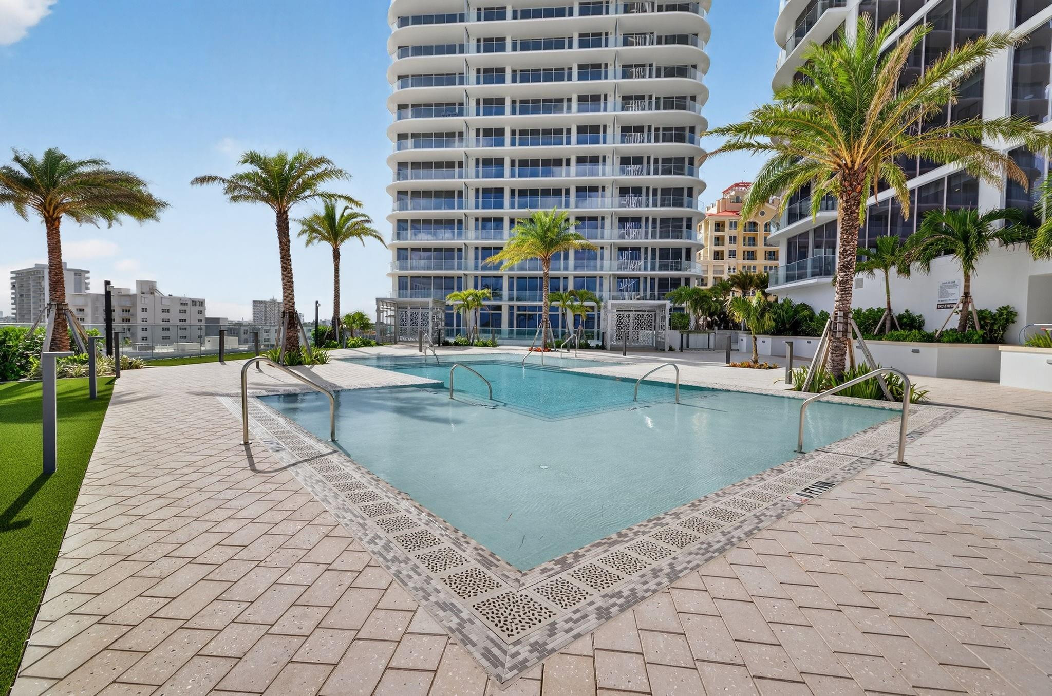 153 N Seabreeze blv 1004-S