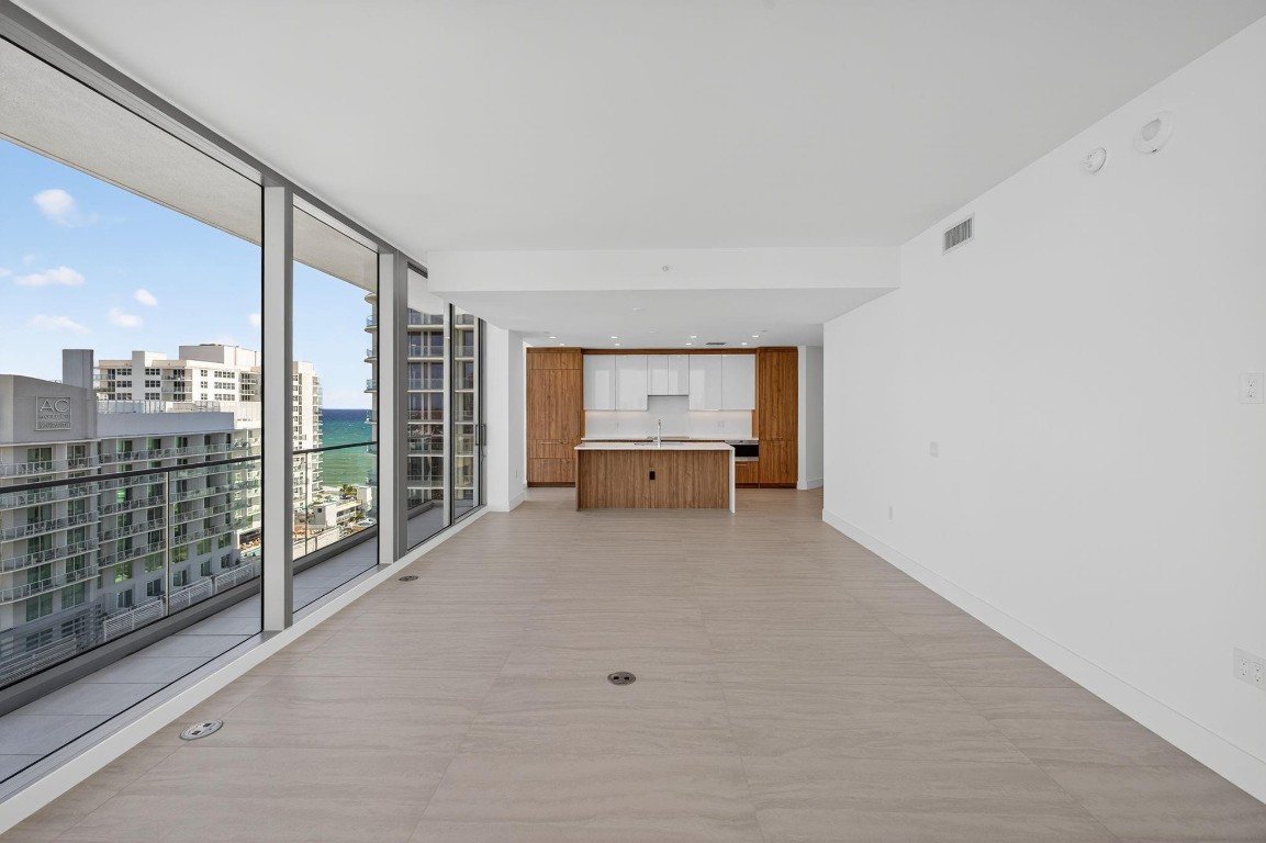 153 N Seabreeze blv 1004-S