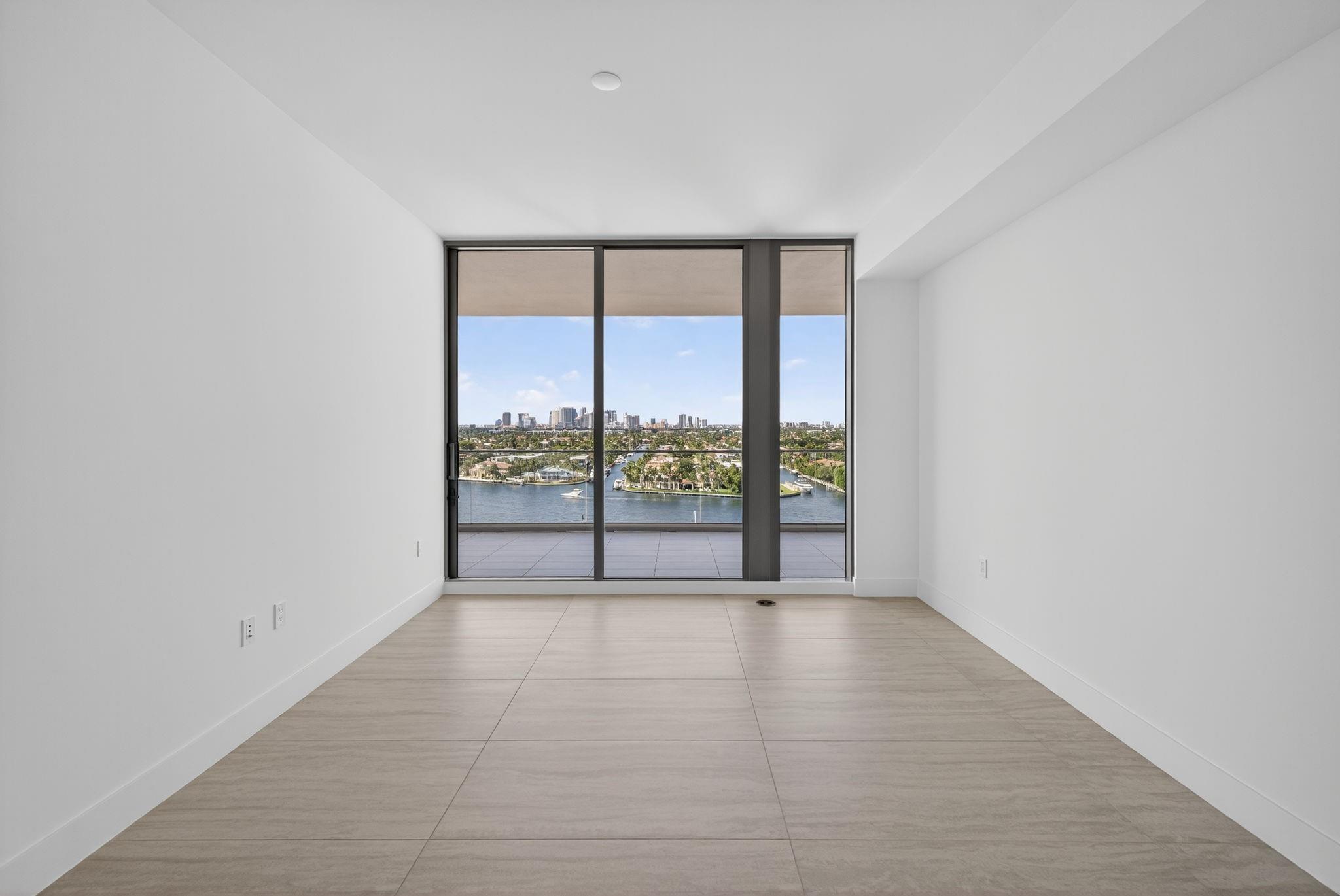 153 N Seabreeze blv 1004-S