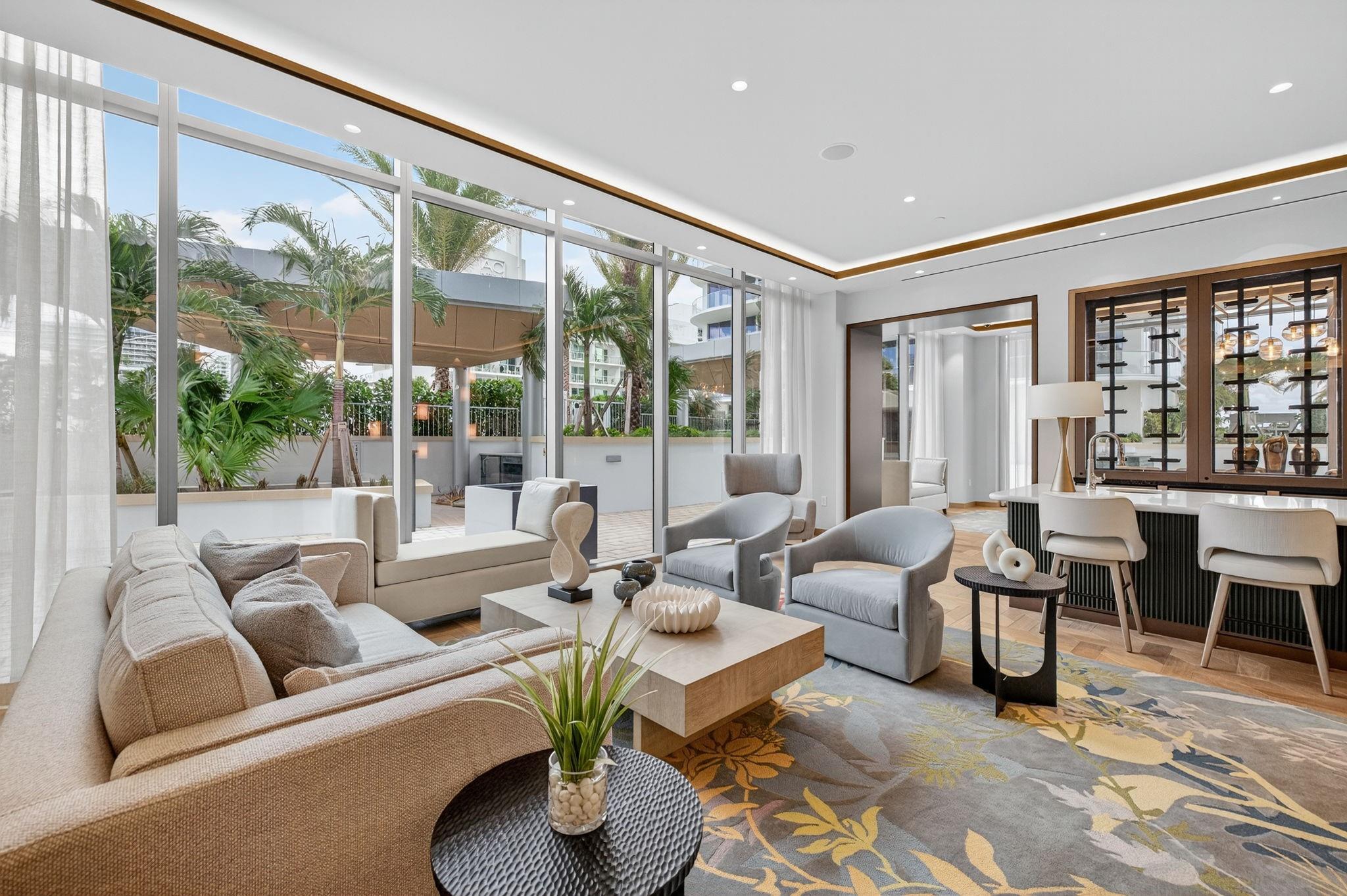 153 N Seabreeze blv 1004-S