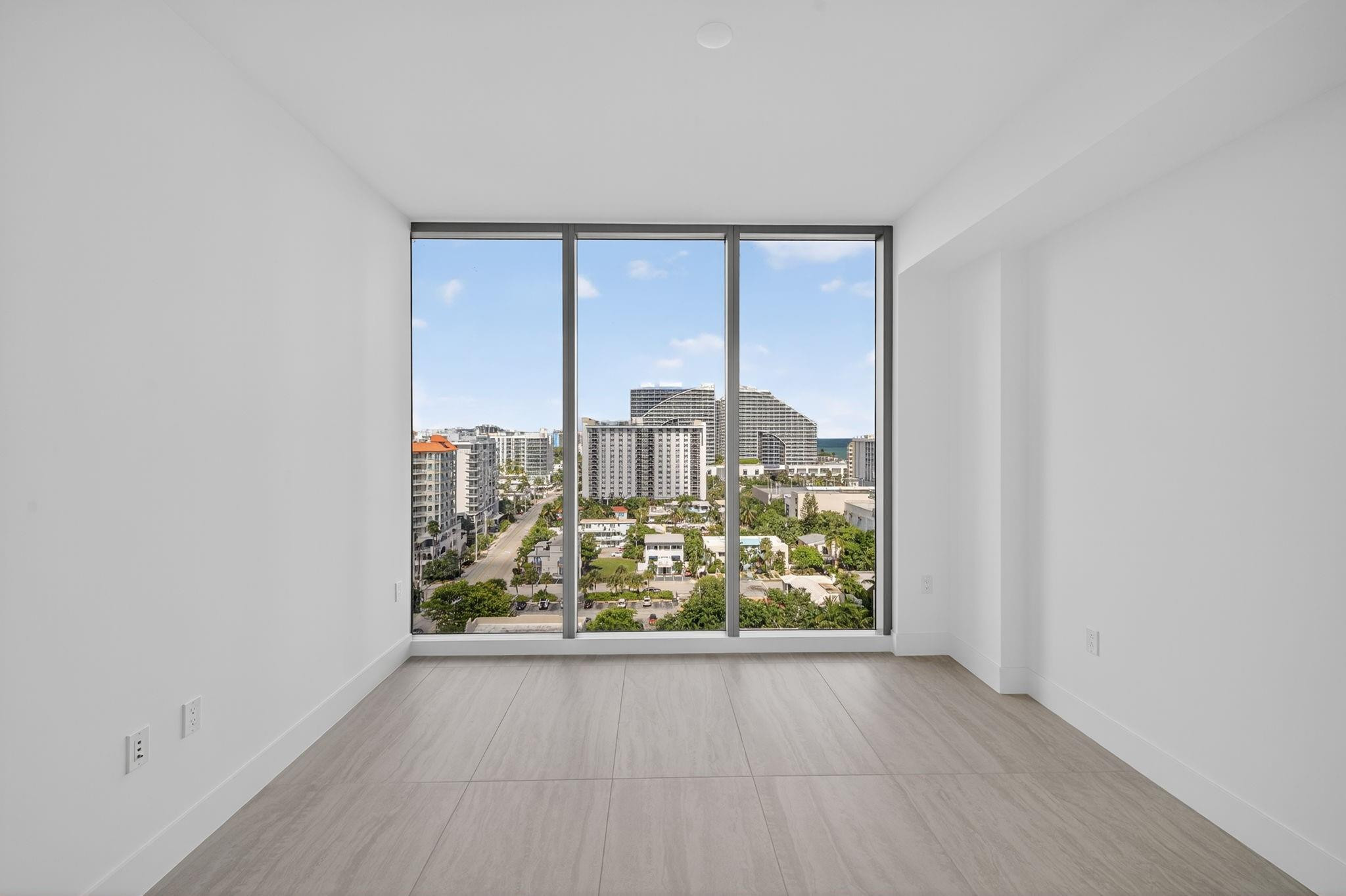 153 N Seabreeze blv 1004-S