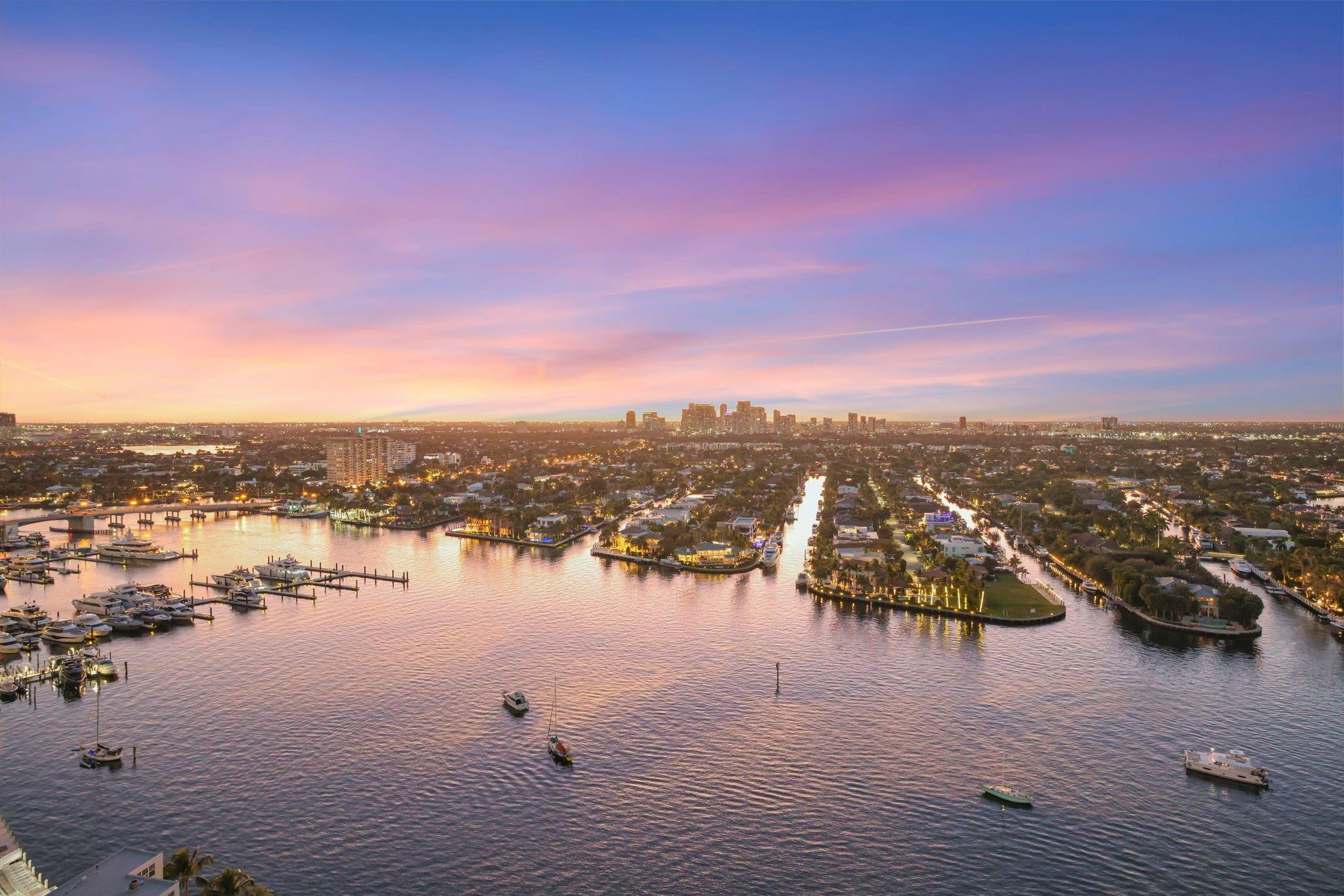 153 N Seabreeze Blvd 2202-S