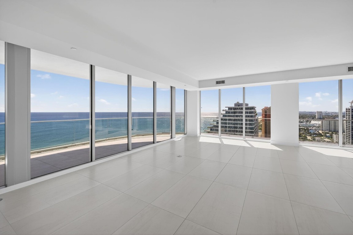 153 N Seabreeze Blvd 2202-S