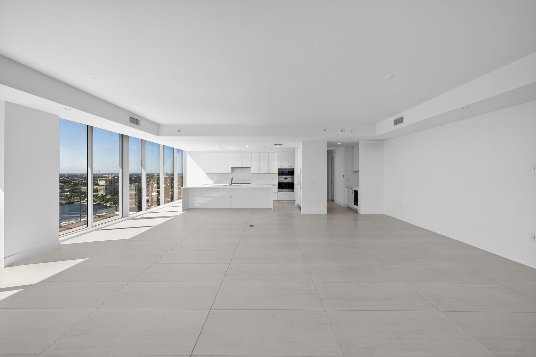 153 N Seabreeze Blvd 2202-S