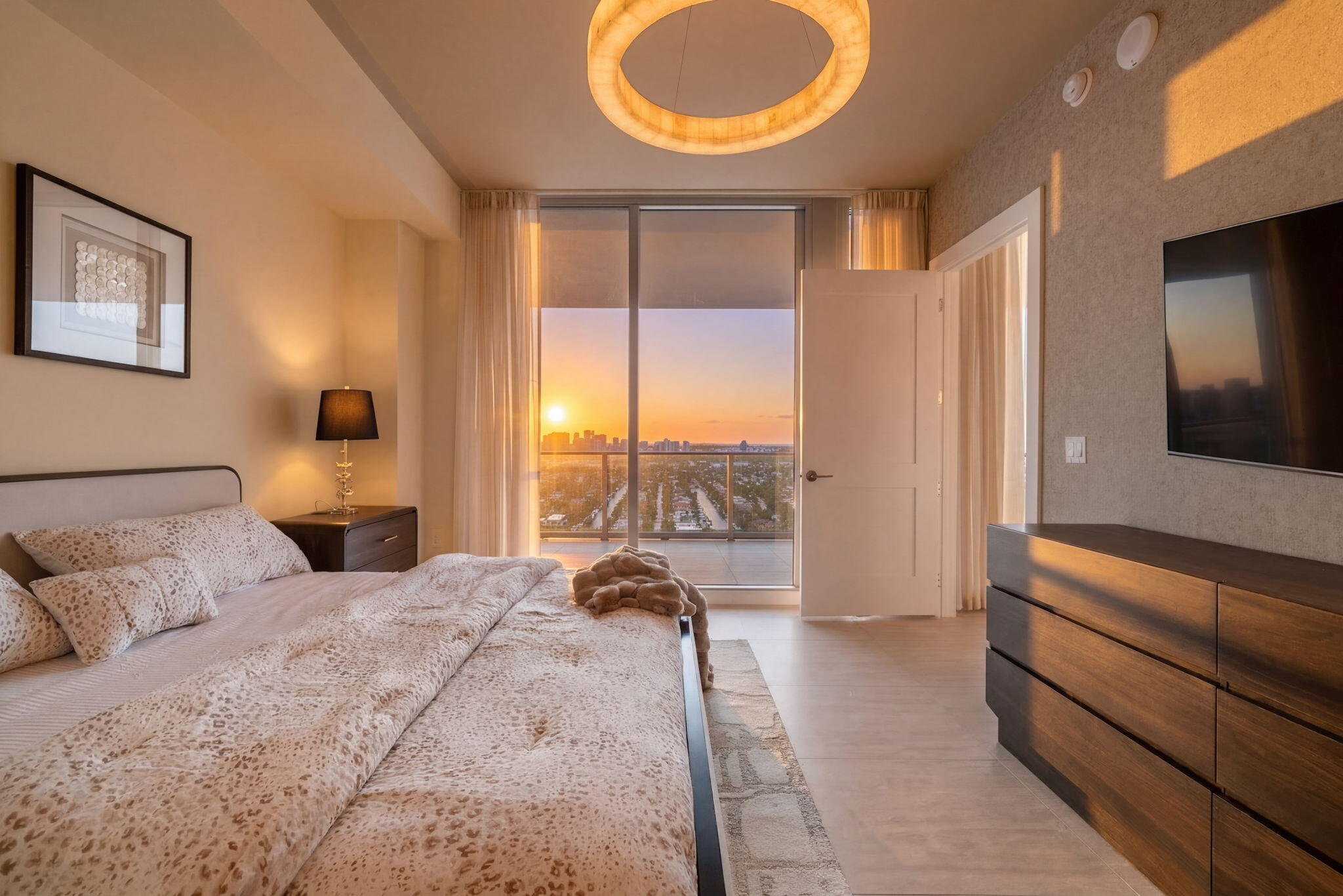 151 N Seabreeze Blvd 2503-E