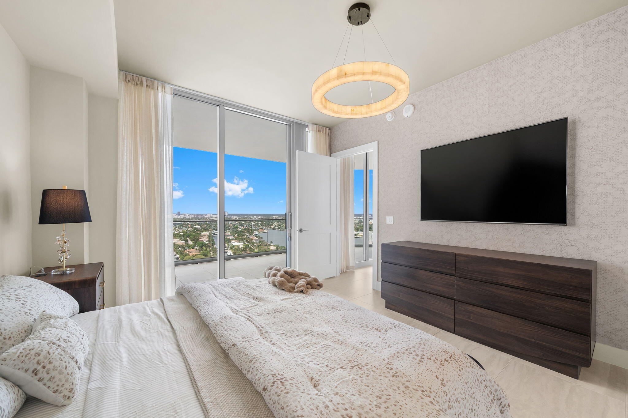 151 N Seabreeze Blvd 2503-E