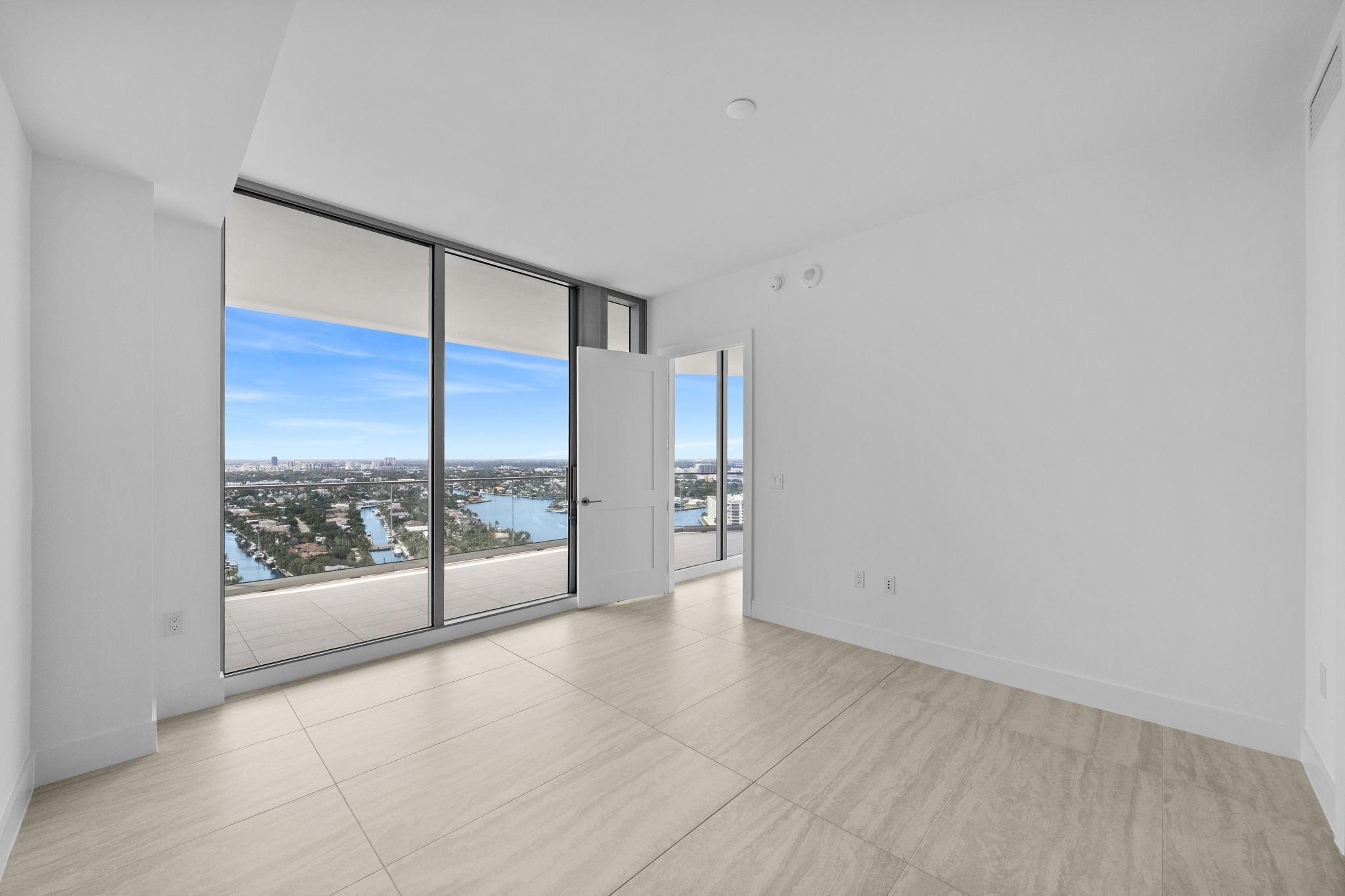 151 N Seabreeze Blvd 2503-E