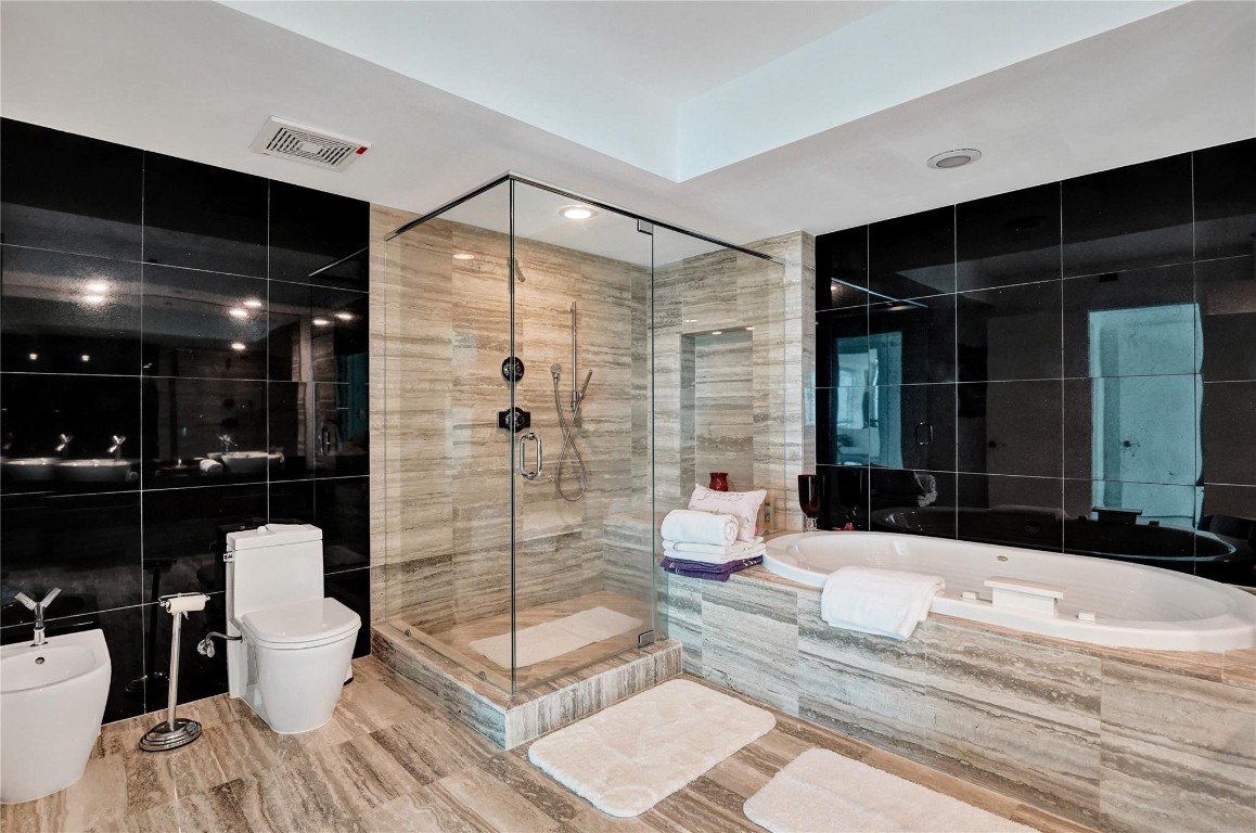 101 S Fort Lauderdale Beach Boulevard 2207, Fort Lauderdale Unit: 2207