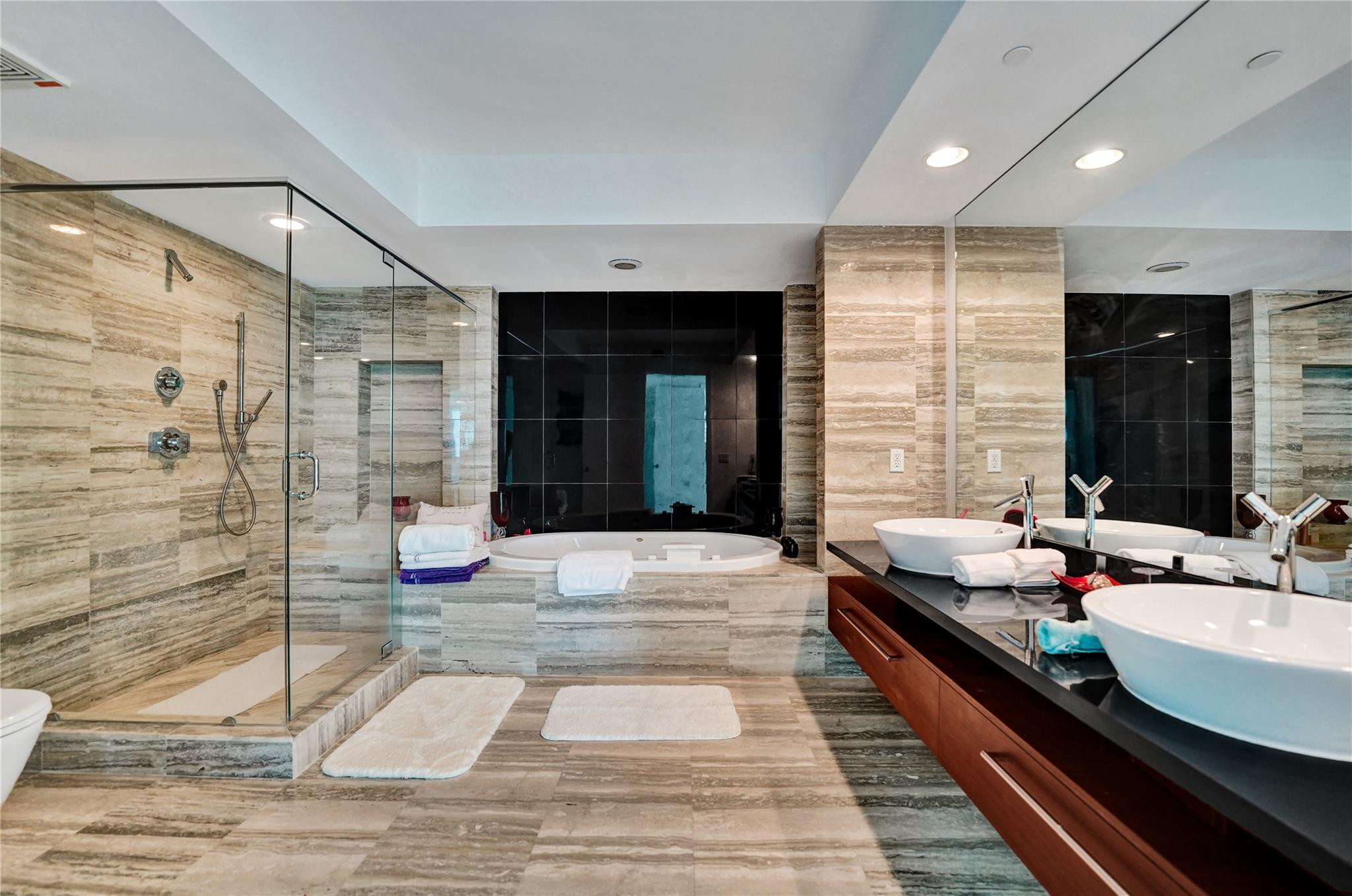 101 S Fort Lauderdale Beach Boulevard 2207, Fort Lauderdale Unit: 2207