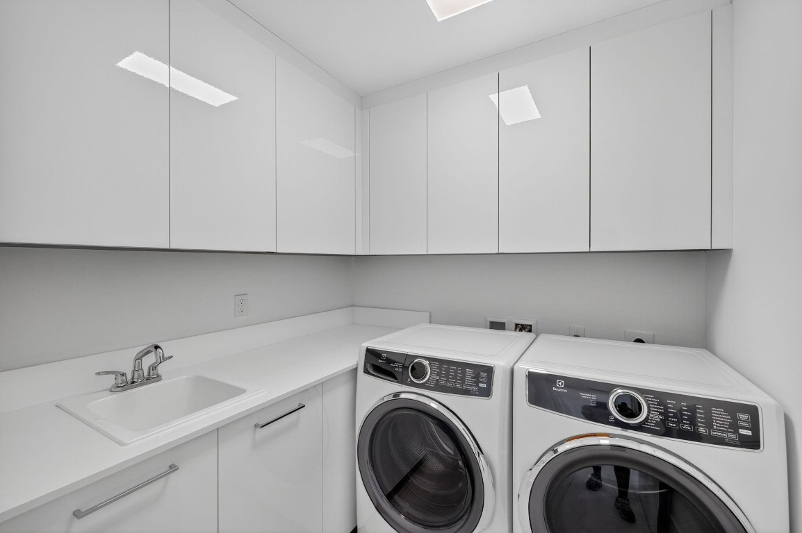 153 N Seabreeze blvd 901-S