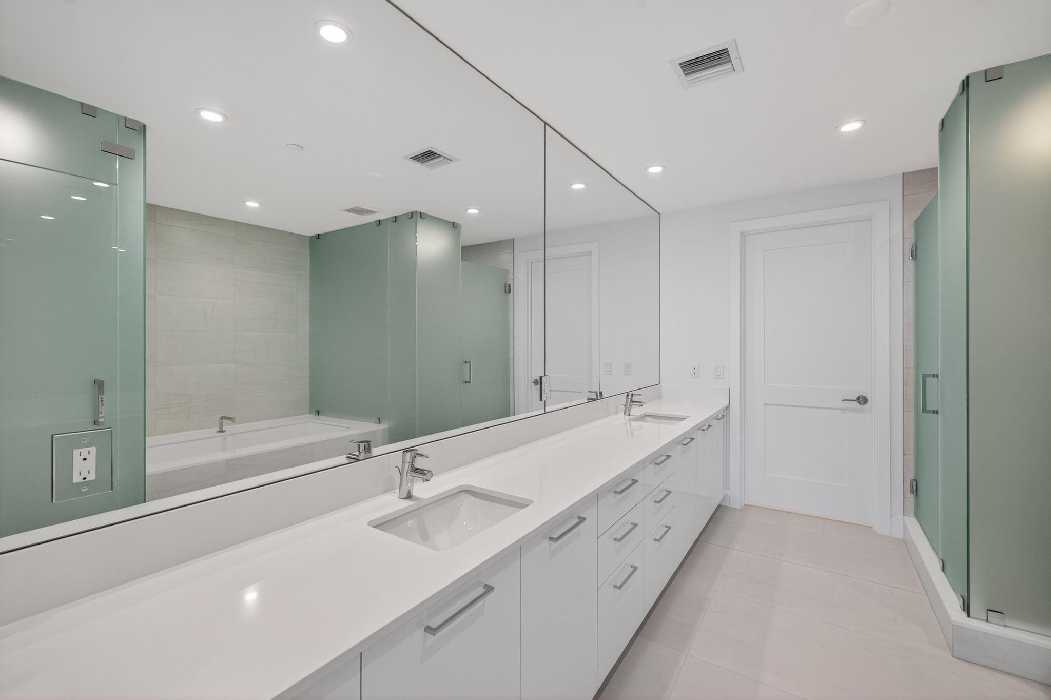 153 N Seabreeze blvd 901-S