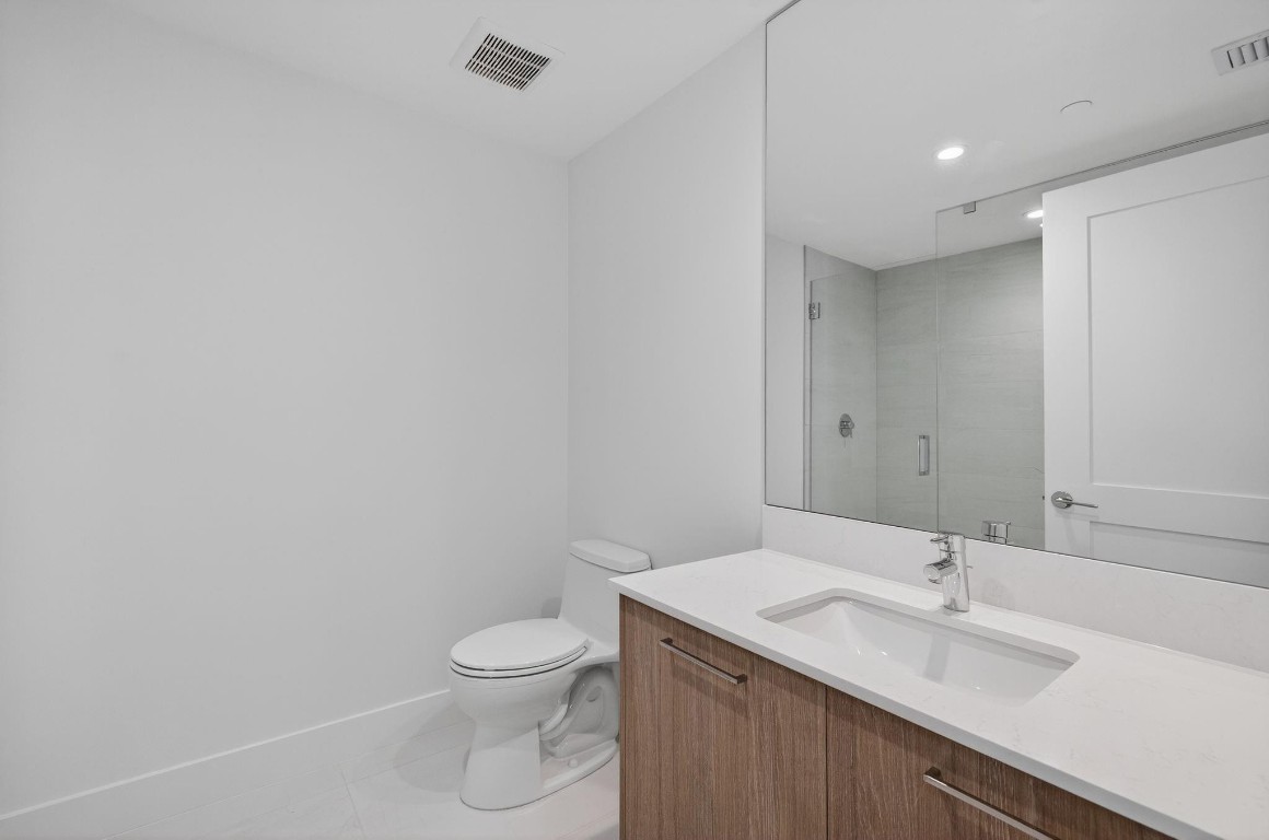 153 N Seabreeze blvd 901-S