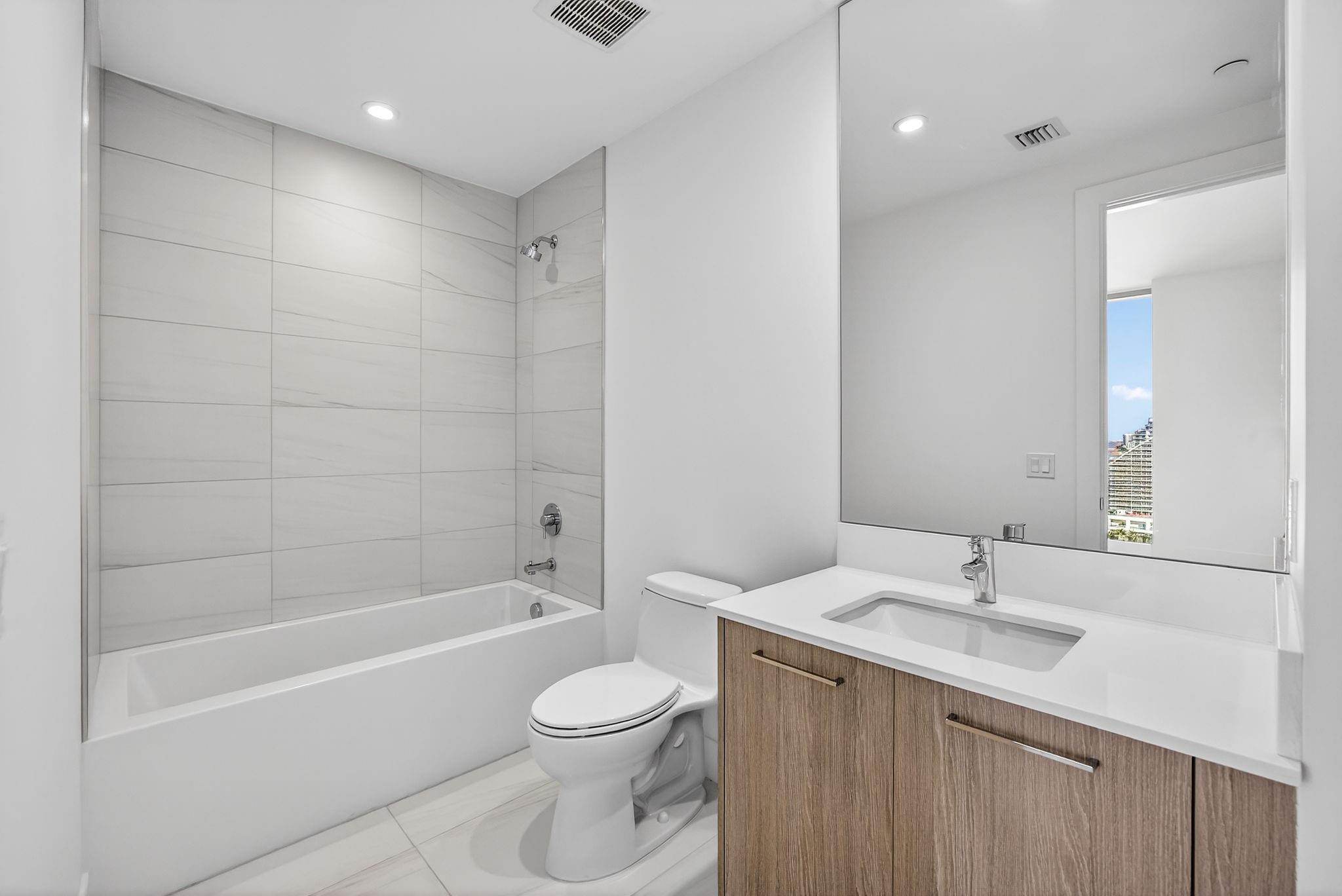 151 N Seabreeze Blvd 1803-E