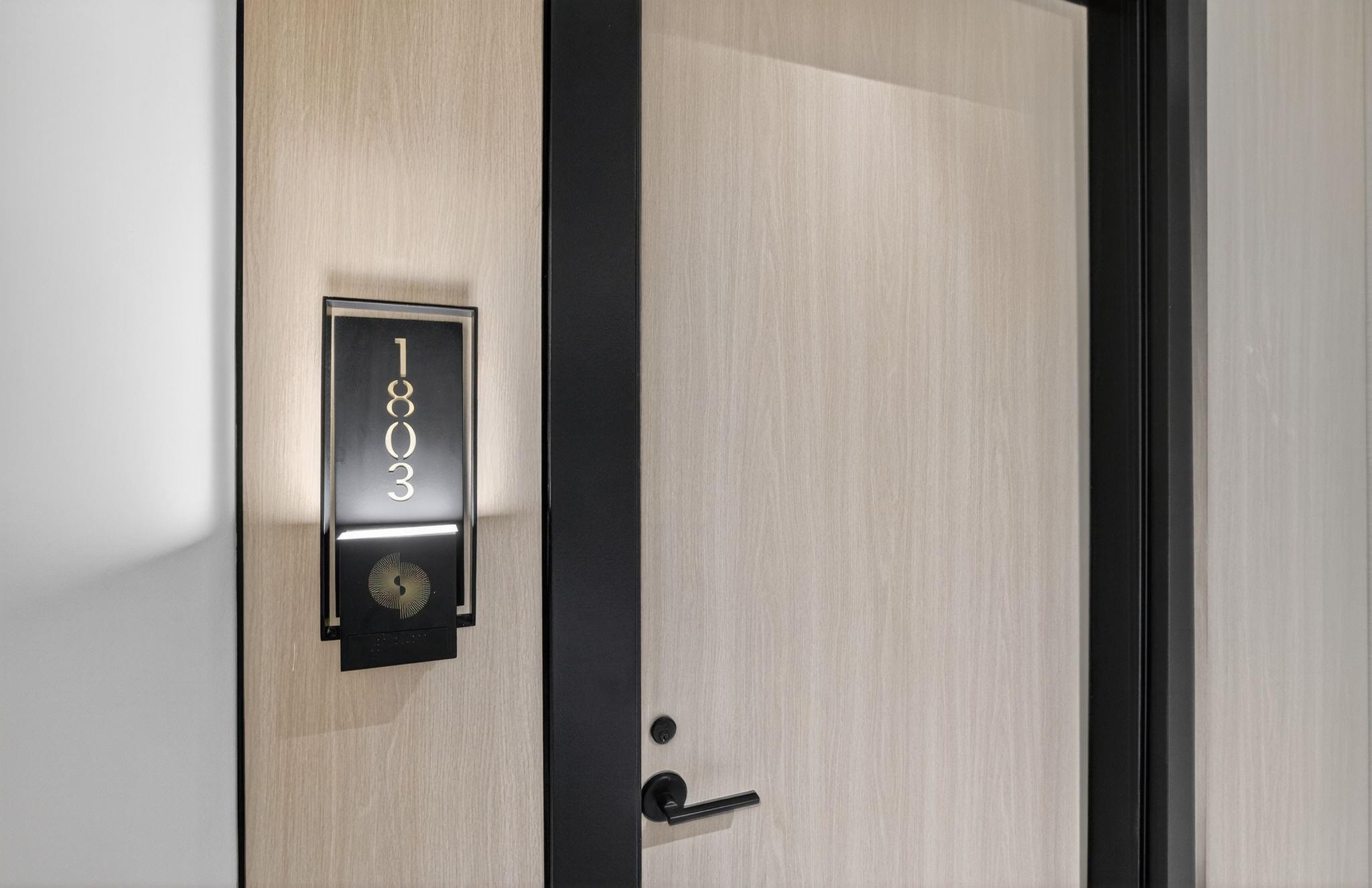 151 N Seabreeze Blvd 1803-E