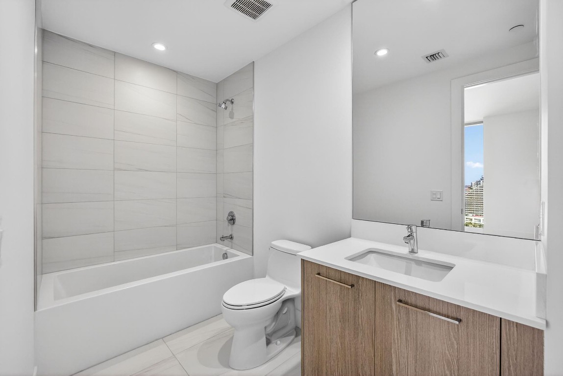 151 N Seabreeze Blvd 1803-E