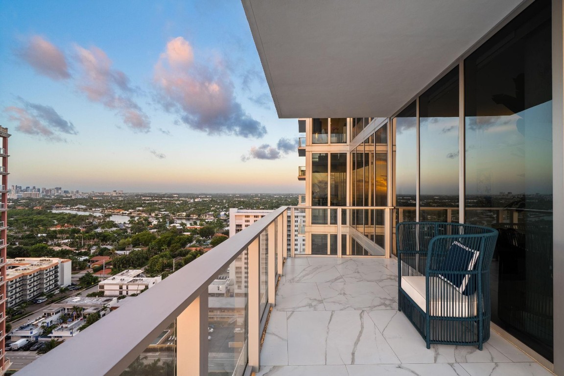 2200 N Ocean Blvd S1801