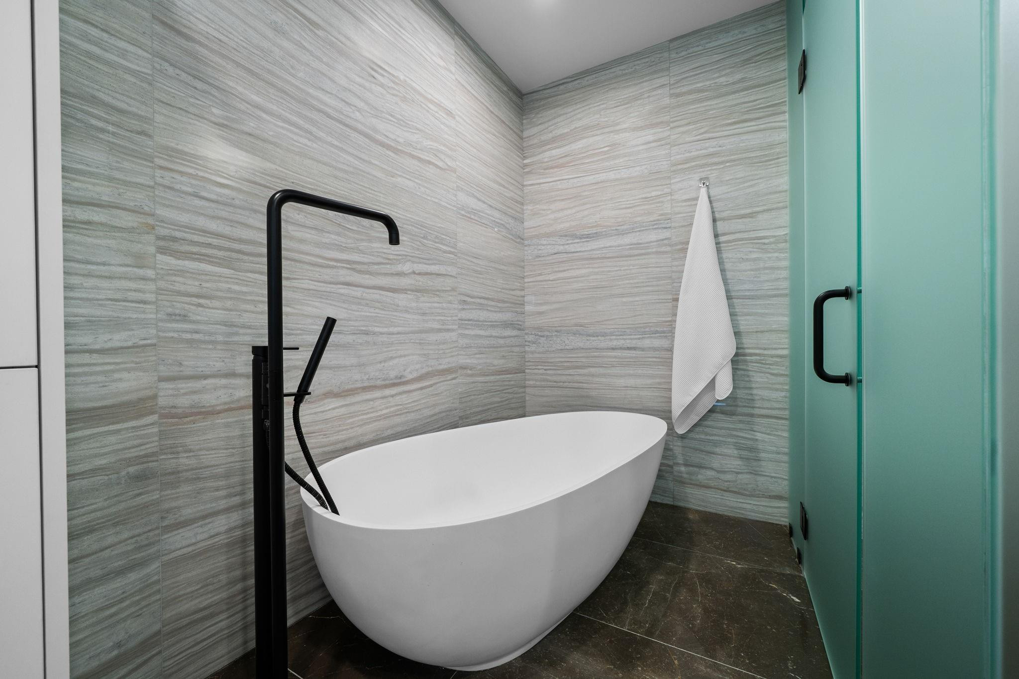 2200 N Ocean Blvd S1801