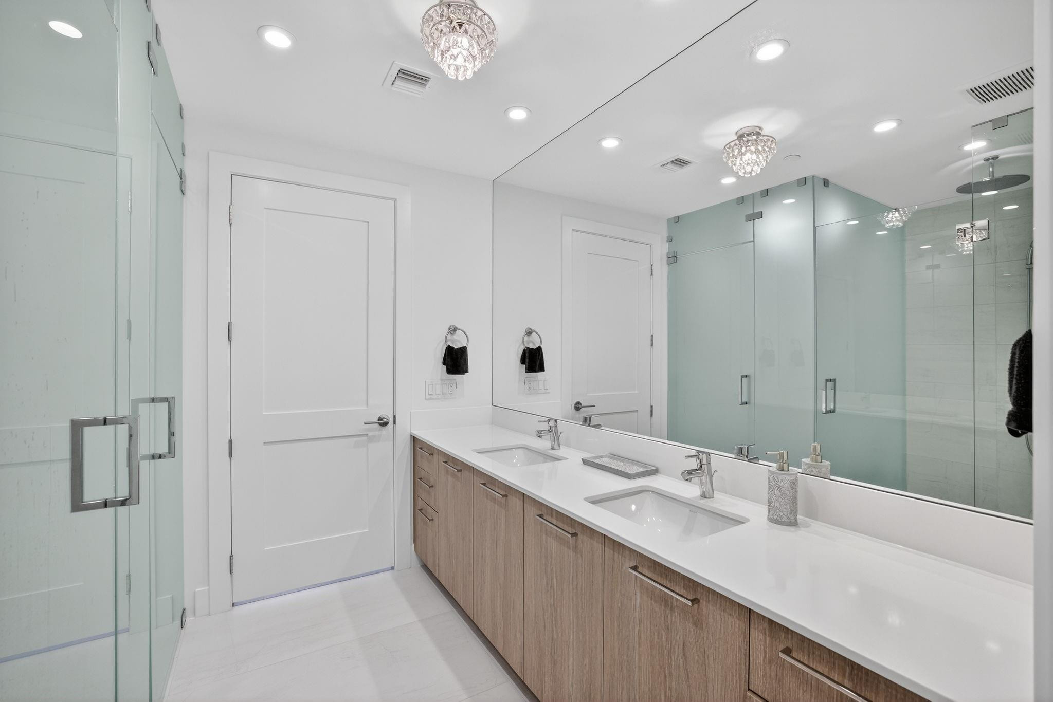 151 N Seabreeze Boulevard 2103-E