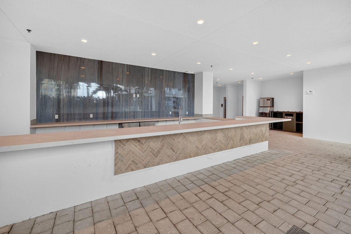 151 N Seabreeze Boulevard 2103-E