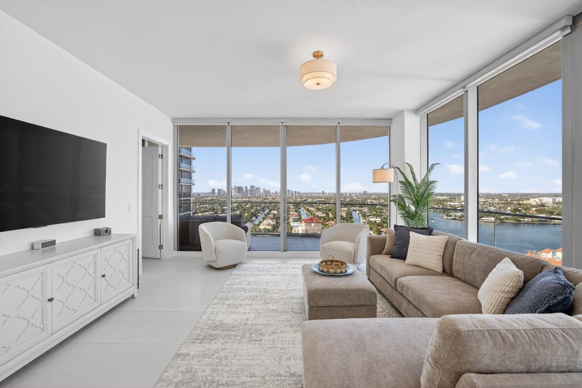 151 N Seabreeze Boulevard 2103-E