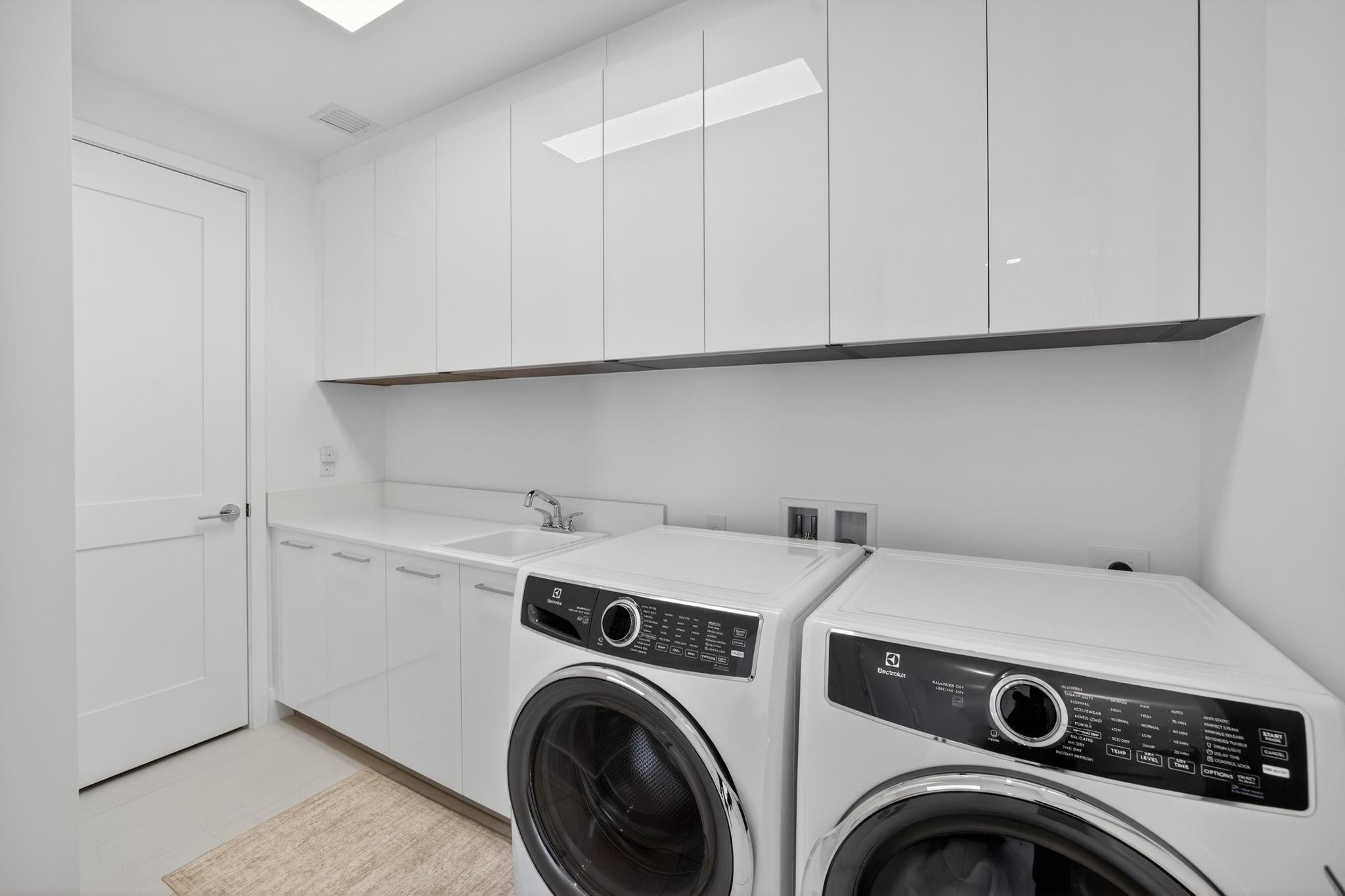 151 N Seabreeze Boulevard 2103-E