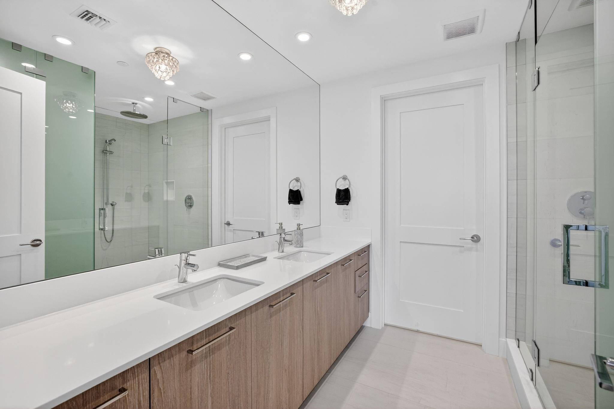 151 N Seabreeze Boulevard 2103-E