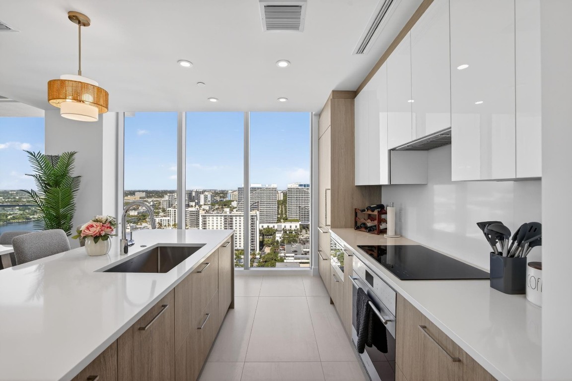 151 N Seabreeze Boulevard 2103-E