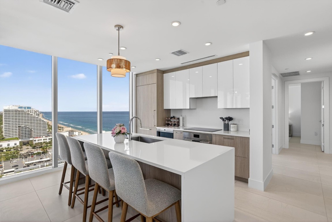 151 N Seabreeze Boulevard 2103-E