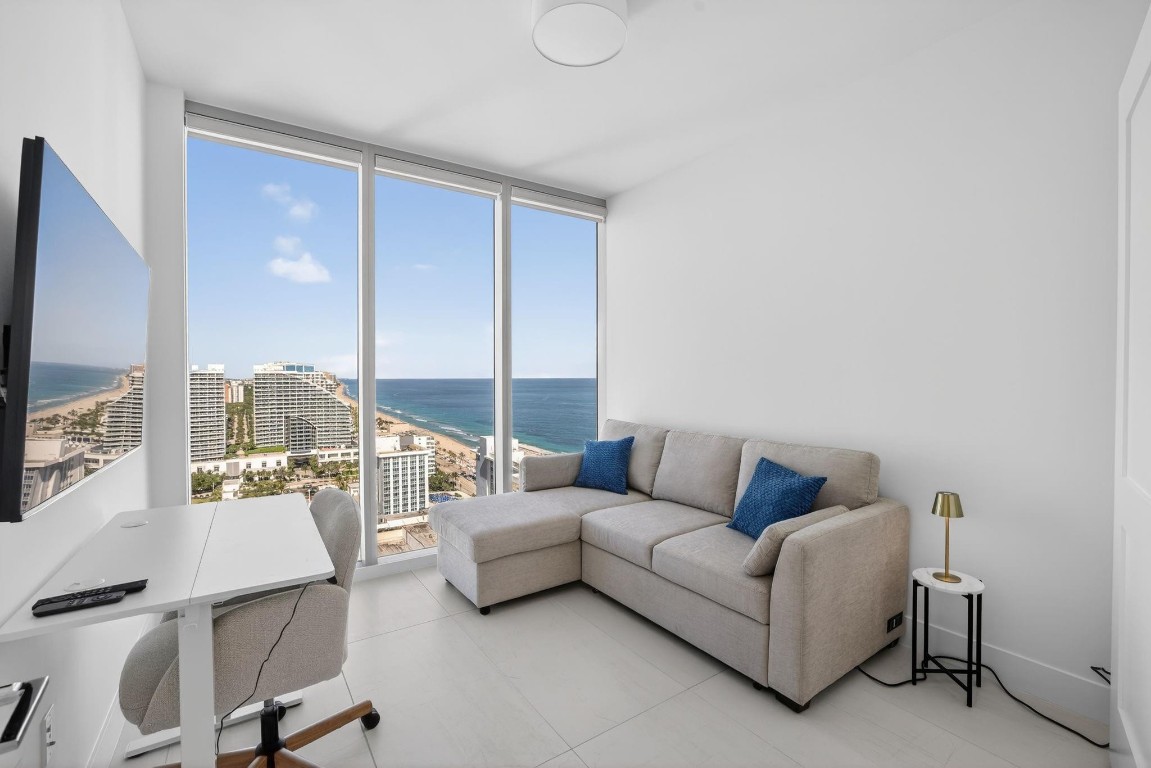 151 N Seabreeze Boulevard 2103-E