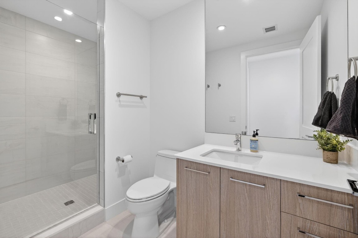 151 N Seabreeze Boulevard 2103-E