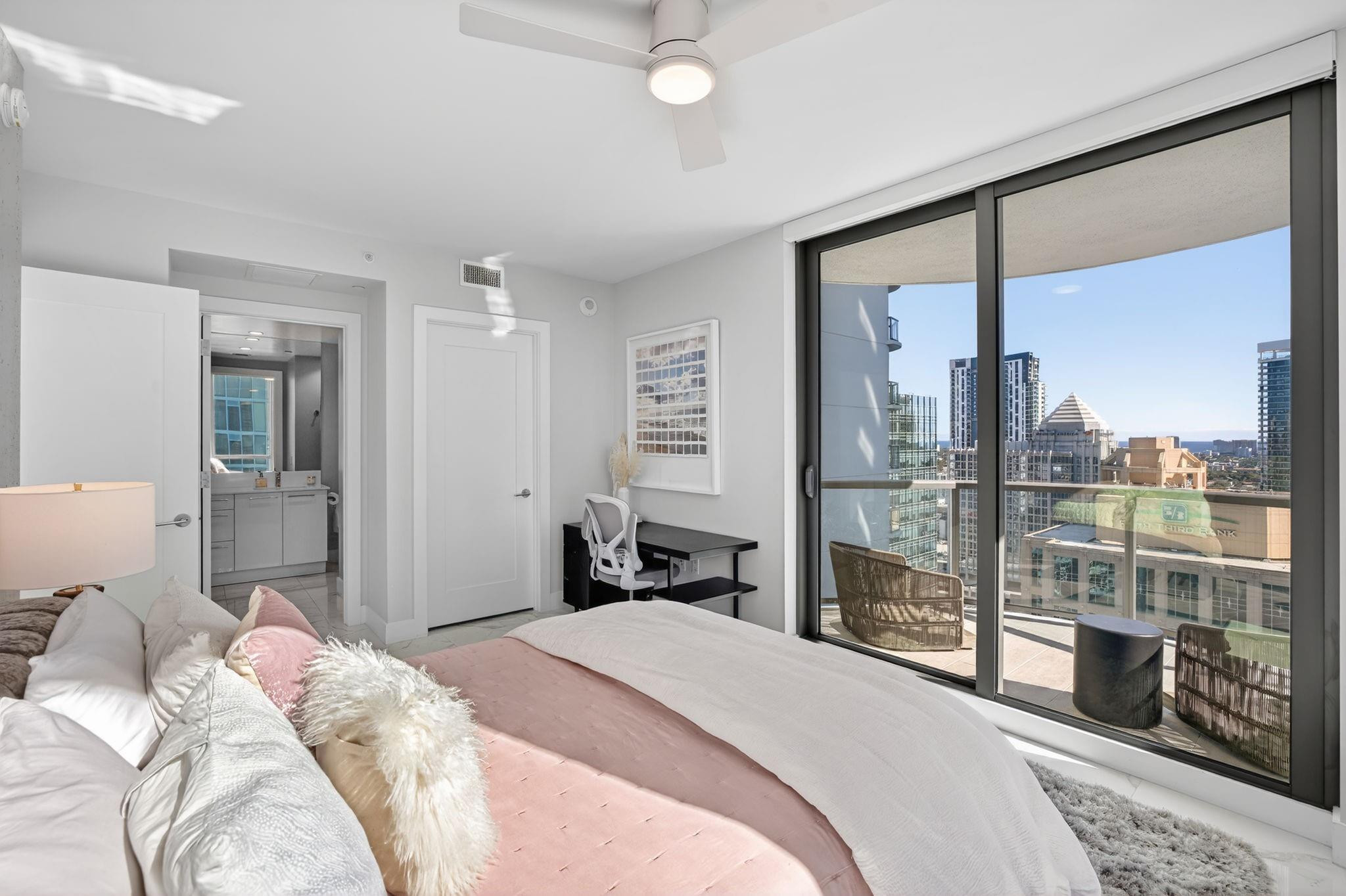 100 E Las Olas Blvd 3004